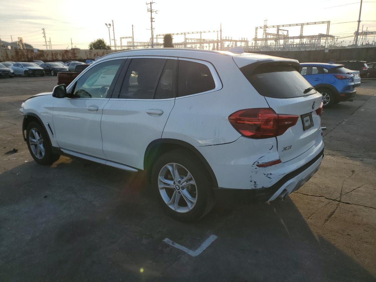 Photo 1 VIN: 5UXTR7C50KLF36145 - BMW X3 