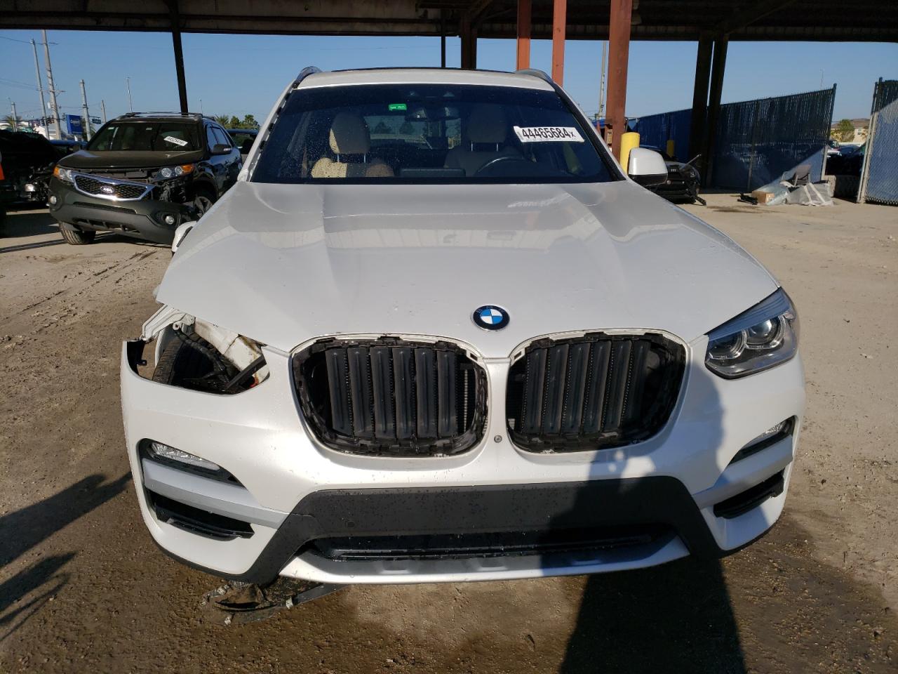 Photo 4 VIN: 5UXTR7C52KLF23347 - BMW X3 