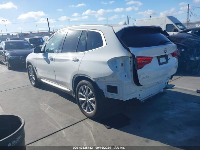 Photo 2 VIN: 5UXTR7C52KLF31240 - BMW X3 