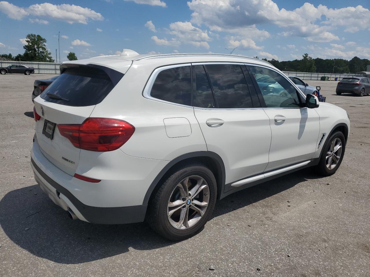 Photo 2 VIN: 5UXTR7C56KLF27093 - BMW X3 