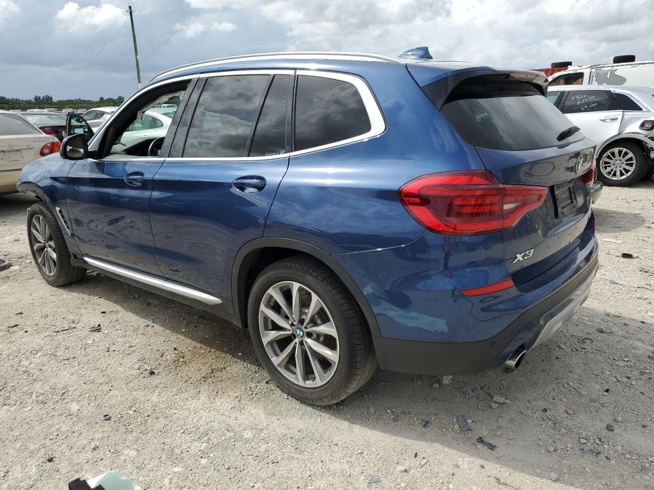 Photo 1 VIN: 5UXTR7C57KLF28270 - BMW X3 