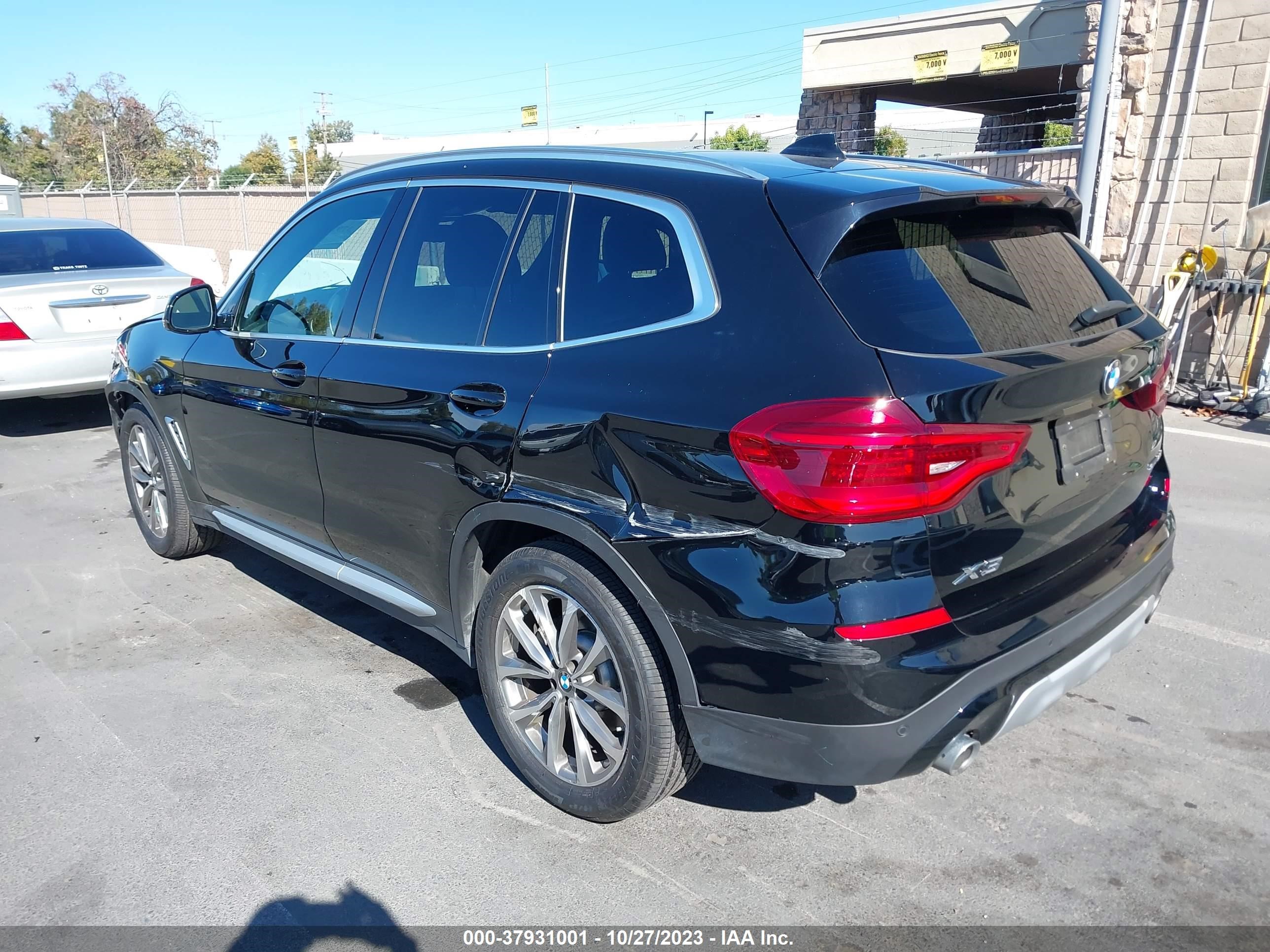 Photo 2 VIN: 5UXTR7C58KLF34711 - BMW X3 