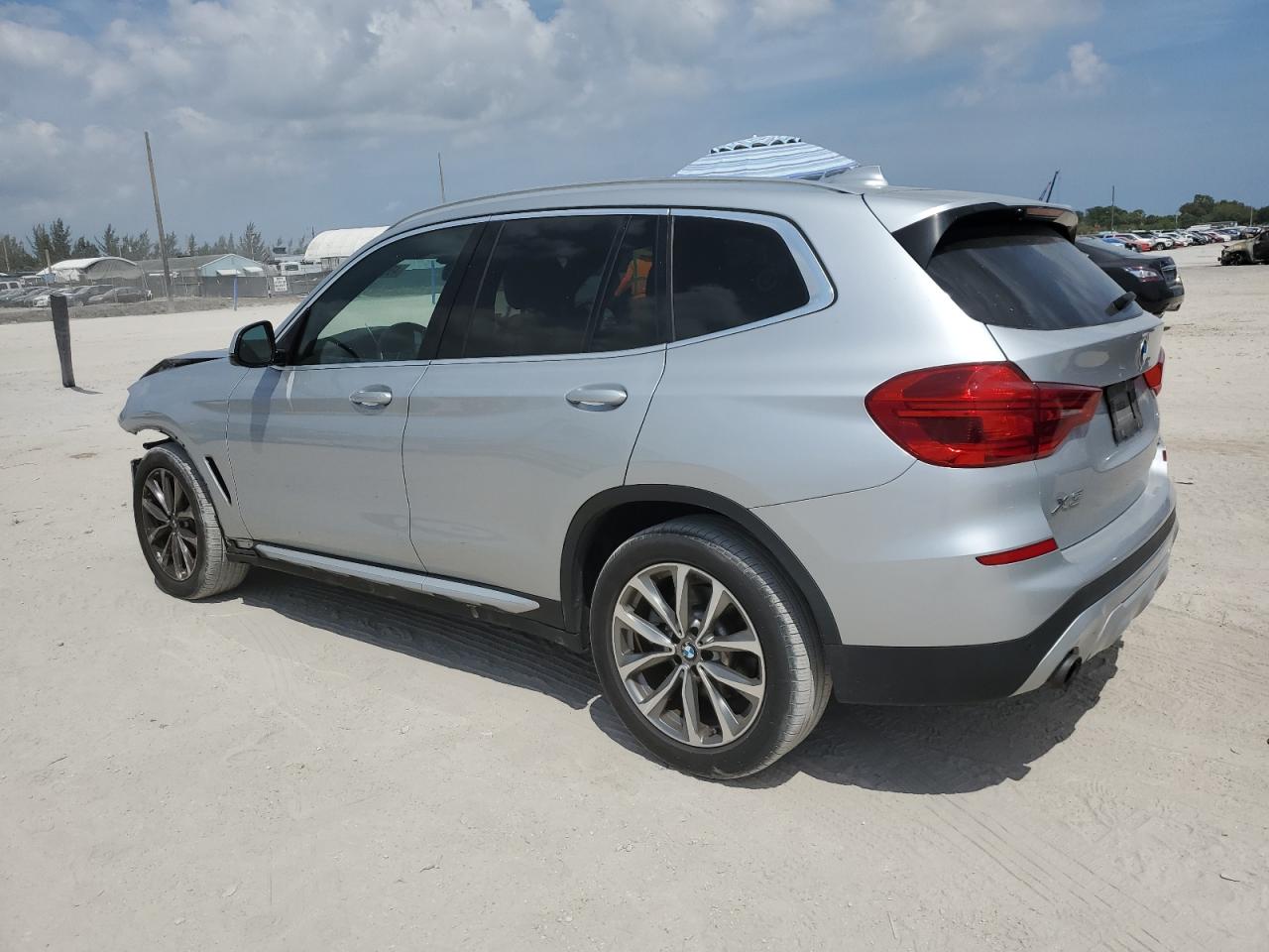 Photo 1 VIN: 5UXTR7C59KLF26097 - BMW X3 