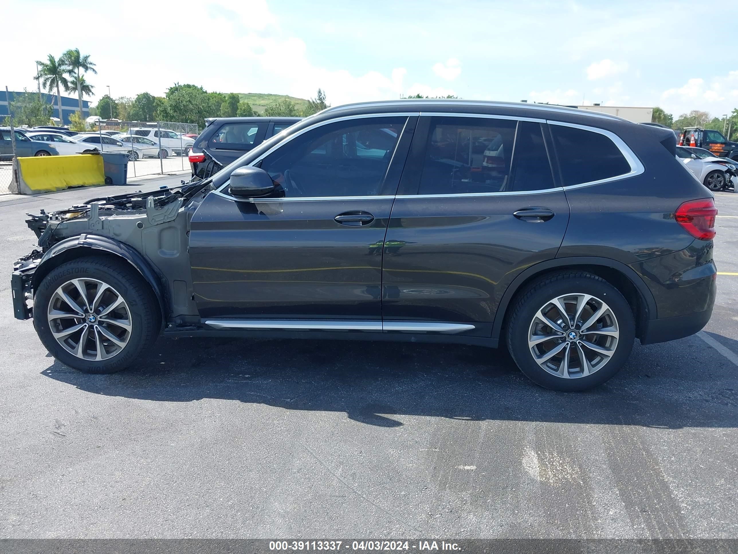 Photo 13 VIN: 5UXTR7C5XKLF23466 - BMW X3 