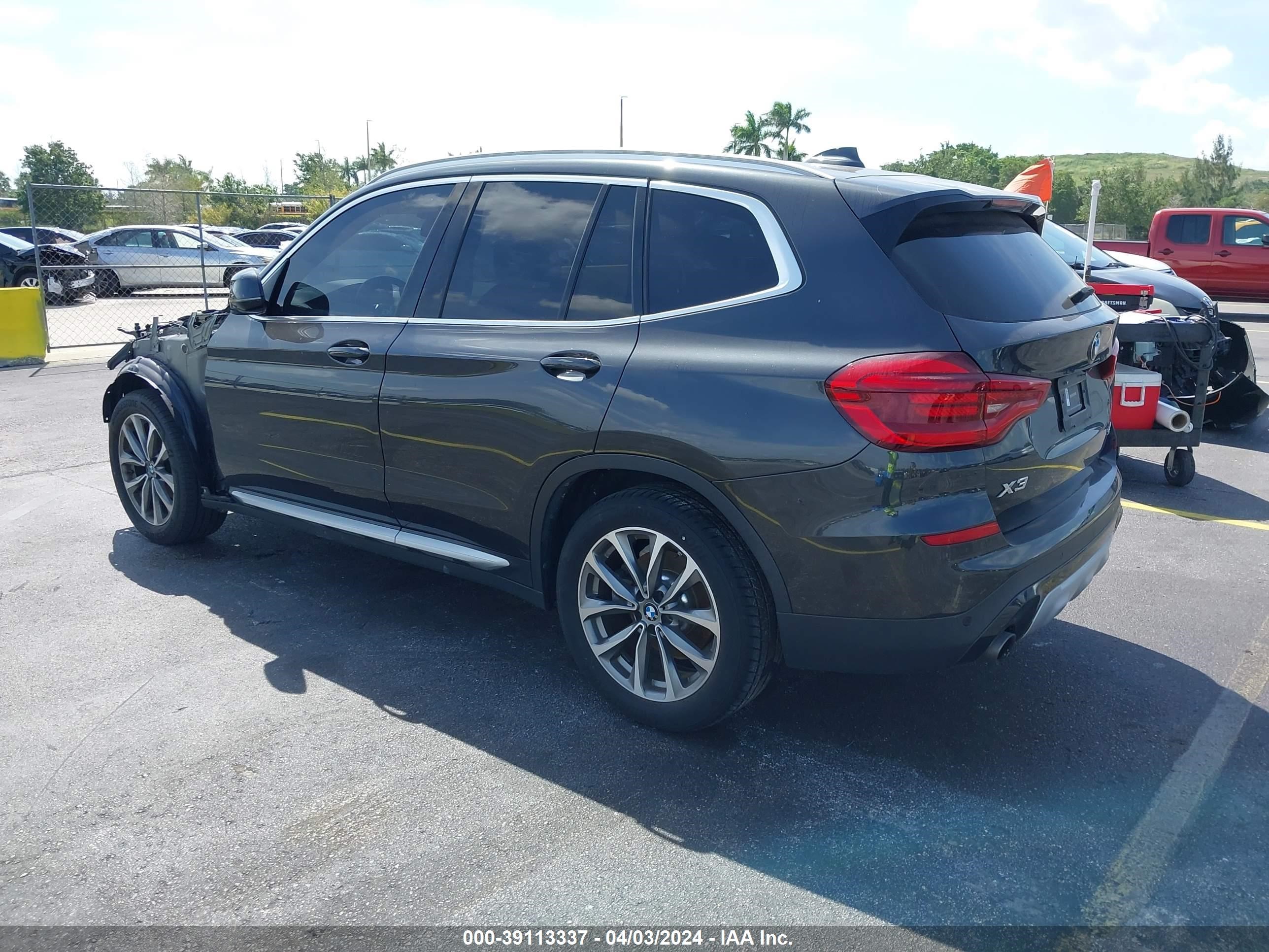 Photo 2 VIN: 5UXTR7C5XKLF23466 - BMW X3 