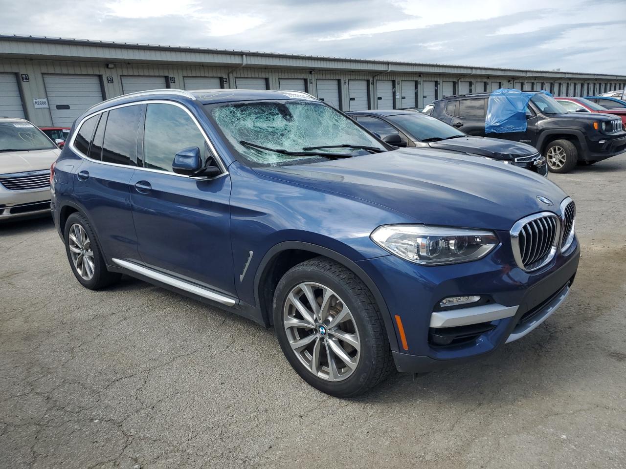 Photo 3 VIN: 5UXTR9C50JLD73507 - BMW X3 