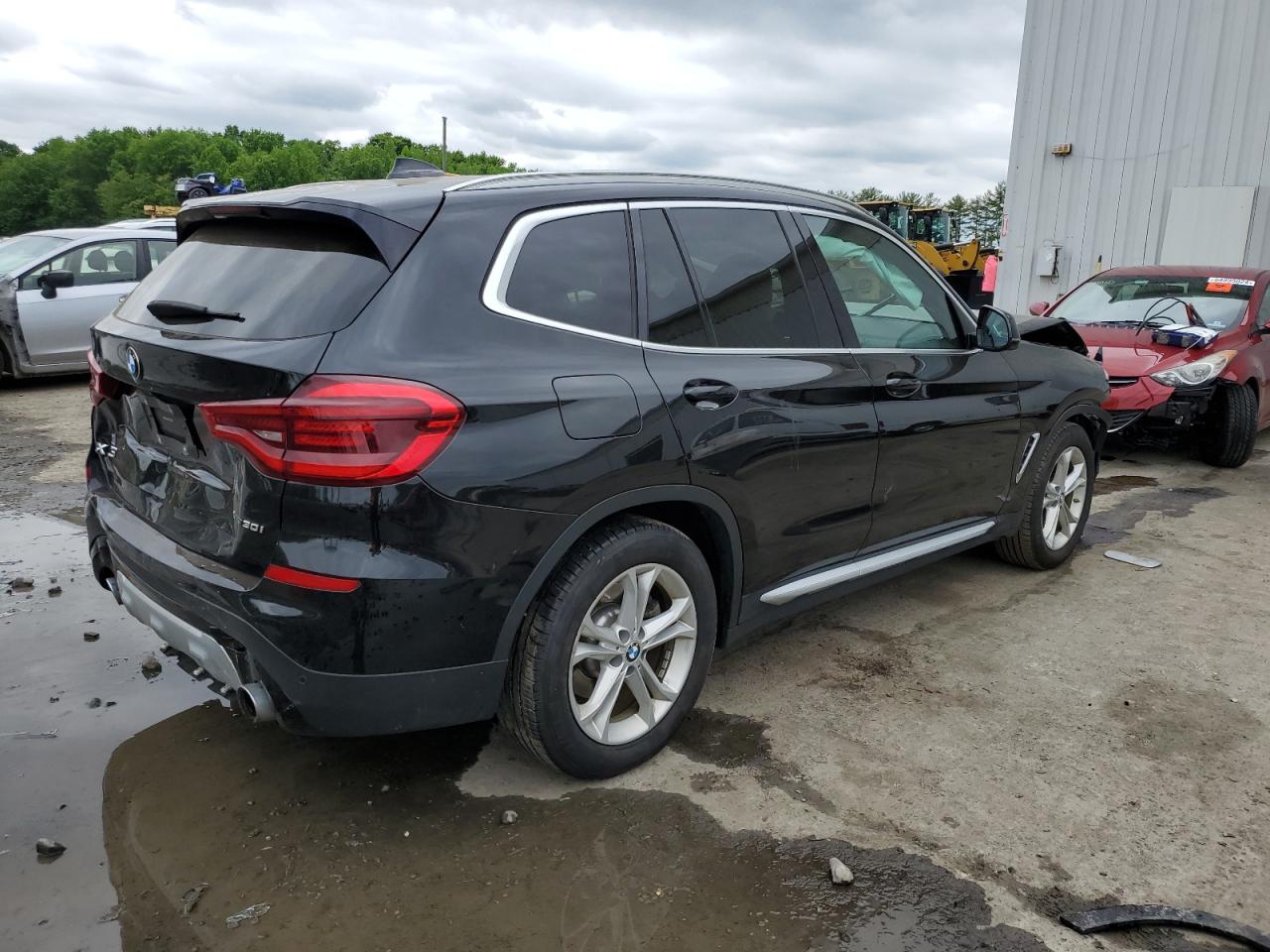 Photo 2 VIN: 5UXTR9C50JLD89044 - BMW X3 