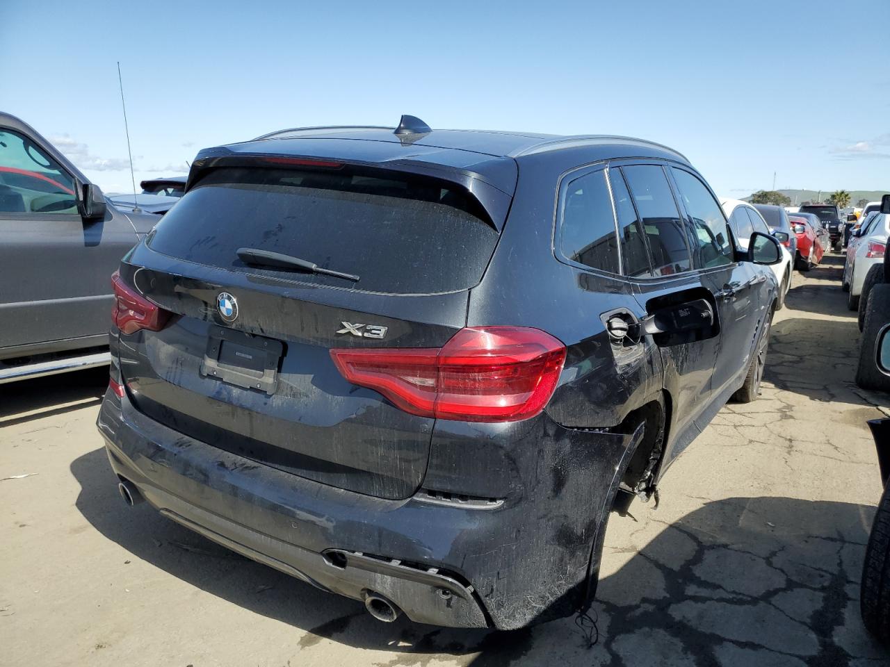 Photo 2 VIN: 5UXTR9C51JLC81810 - BMW X3 