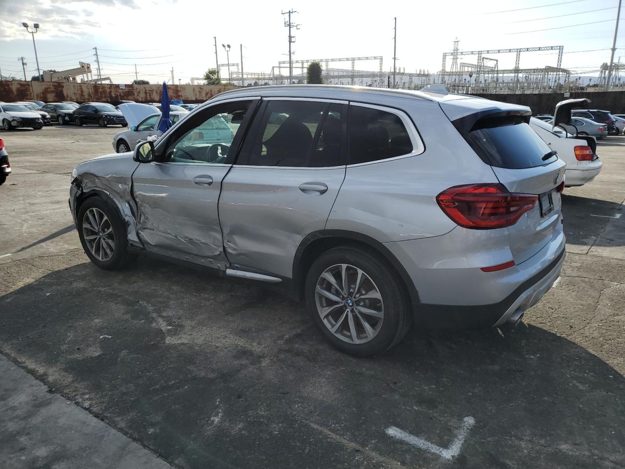 Photo 1 VIN: 5UXTR9C51JLD62340 - BMW X3 