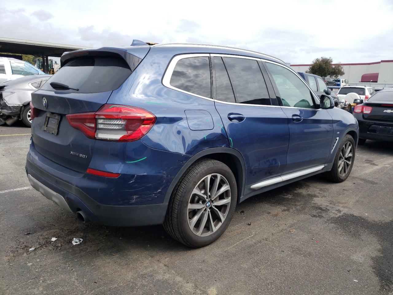 Photo 2 VIN: 5UXTR9C53JLD70780 - BMW X3 