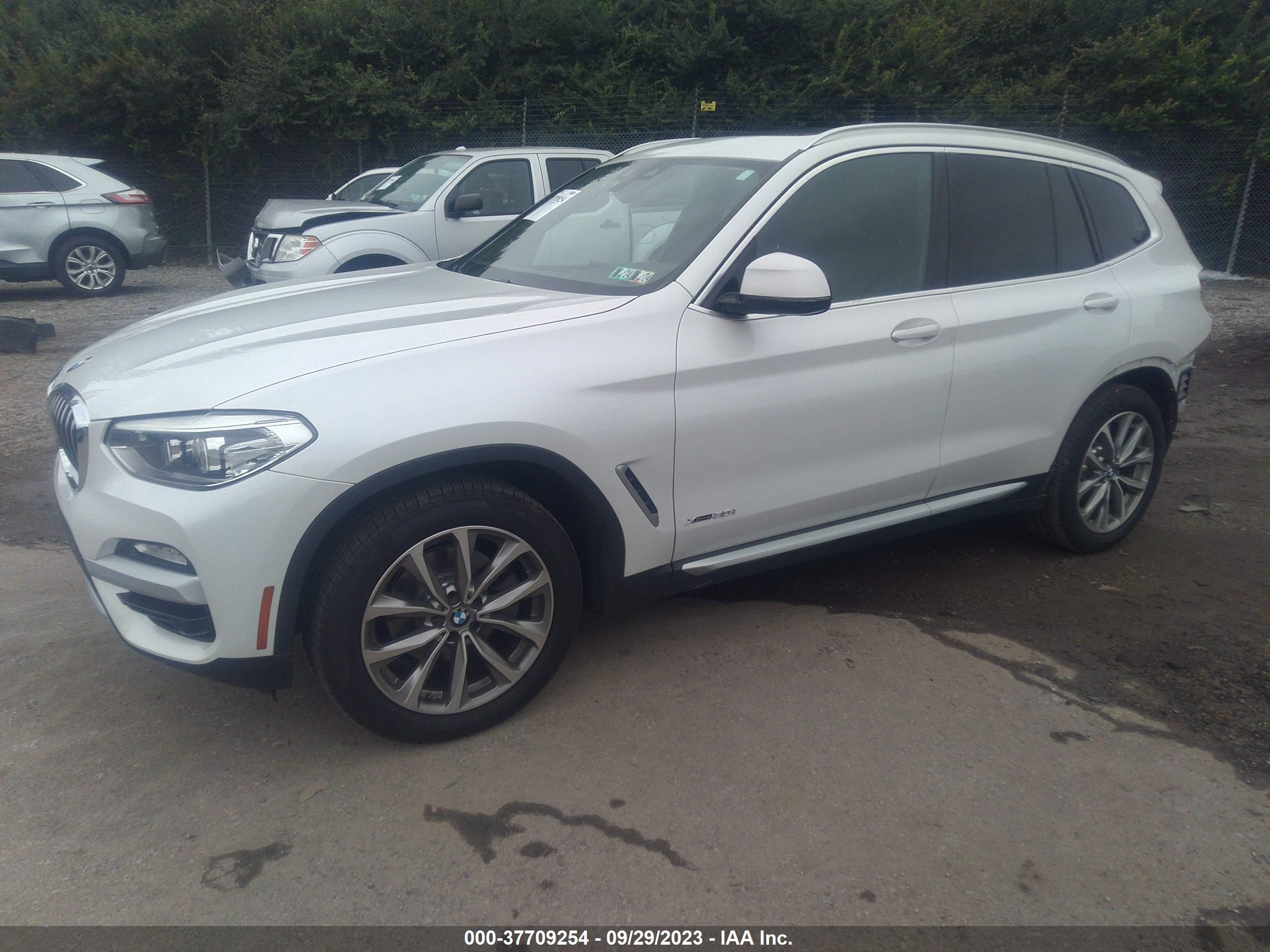 Photo 1 VIN: 5UXTR9C54JLD57813 - BMW X3 