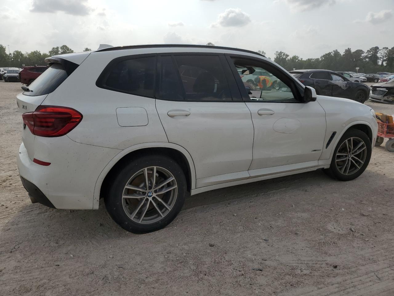 Photo 2 VIN: 5UXTR9C55JLC72656 - BMW X3 