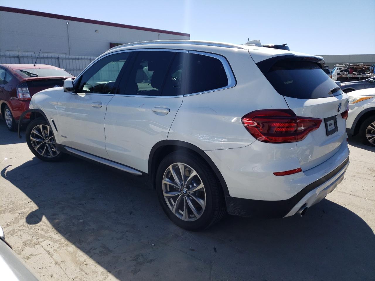 Photo 1 VIN: 5UXTR9C57JLC76014 - BMW X3 