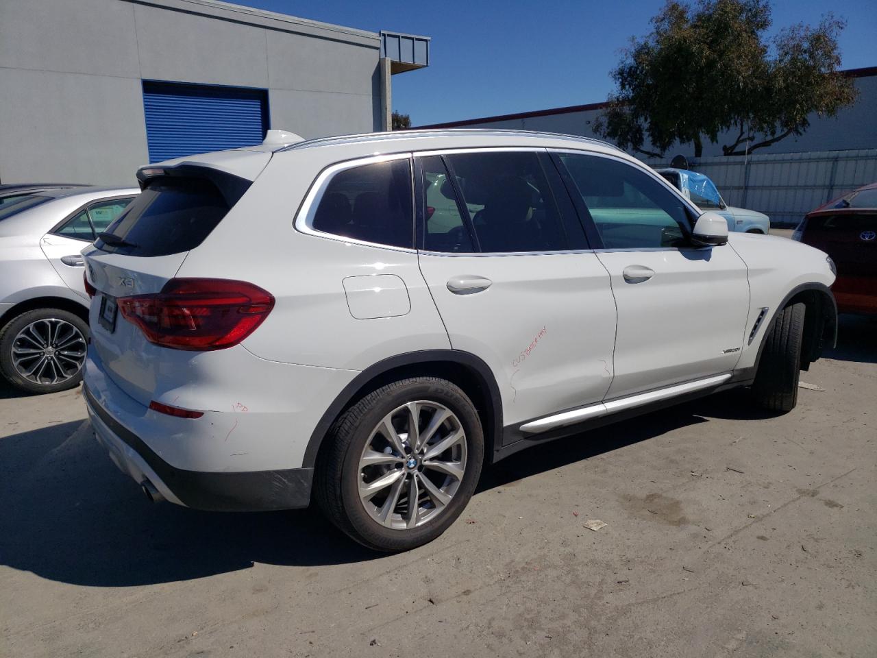 Photo 2 VIN: 5UXTR9C57JLC76014 - BMW X3 