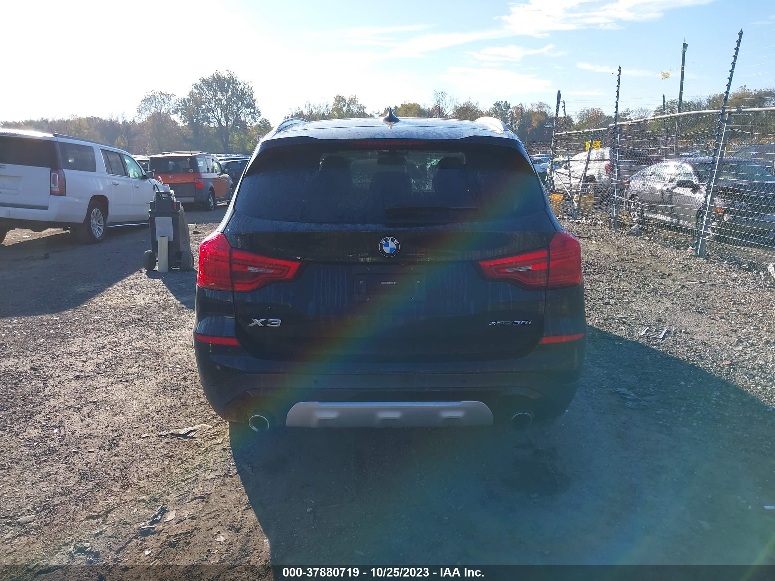 Photo 15 VIN: 5UXTR9C57KLD94730 - BMW X3 