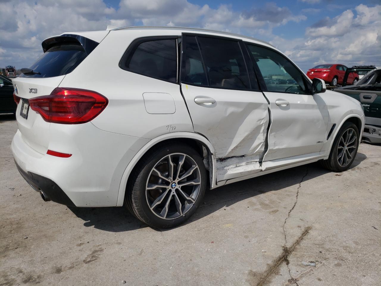 Photo 2 VIN: 5UXTR9C58JLC80623 - BMW X3 