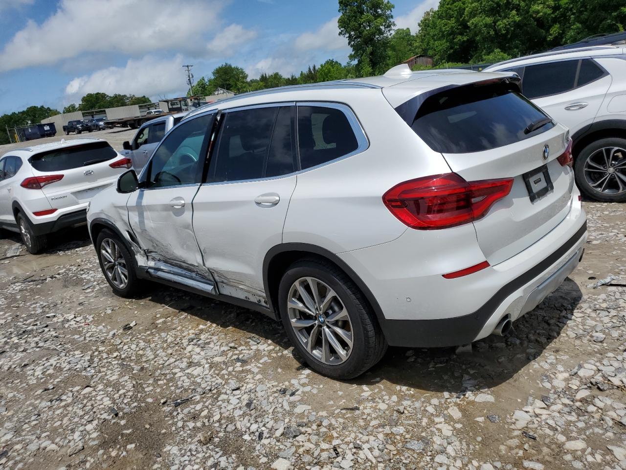 Photo 1 VIN: 5UXTR9C58JLD58916 - BMW X3 