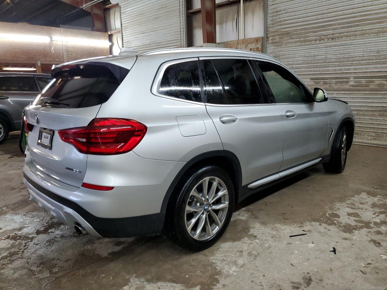 Photo 2 VIN: 5UXTR9C58JLD68474 - BMW X3 