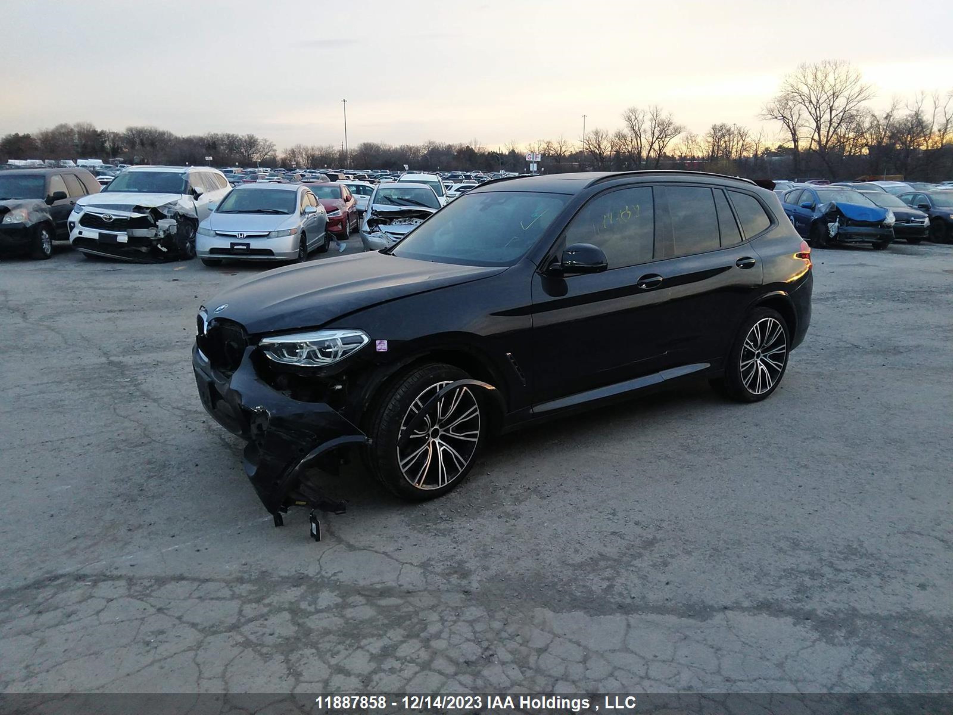 Photo 1 VIN: 5UXTR9C58KLR09411 - BMW X3 