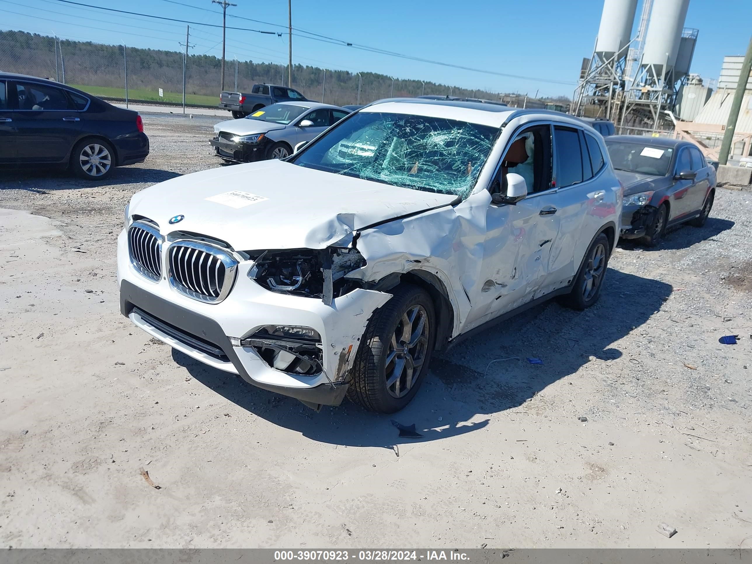 Photo 1 VIN: 5UXTY5C03M9F43070 - BMW X3 