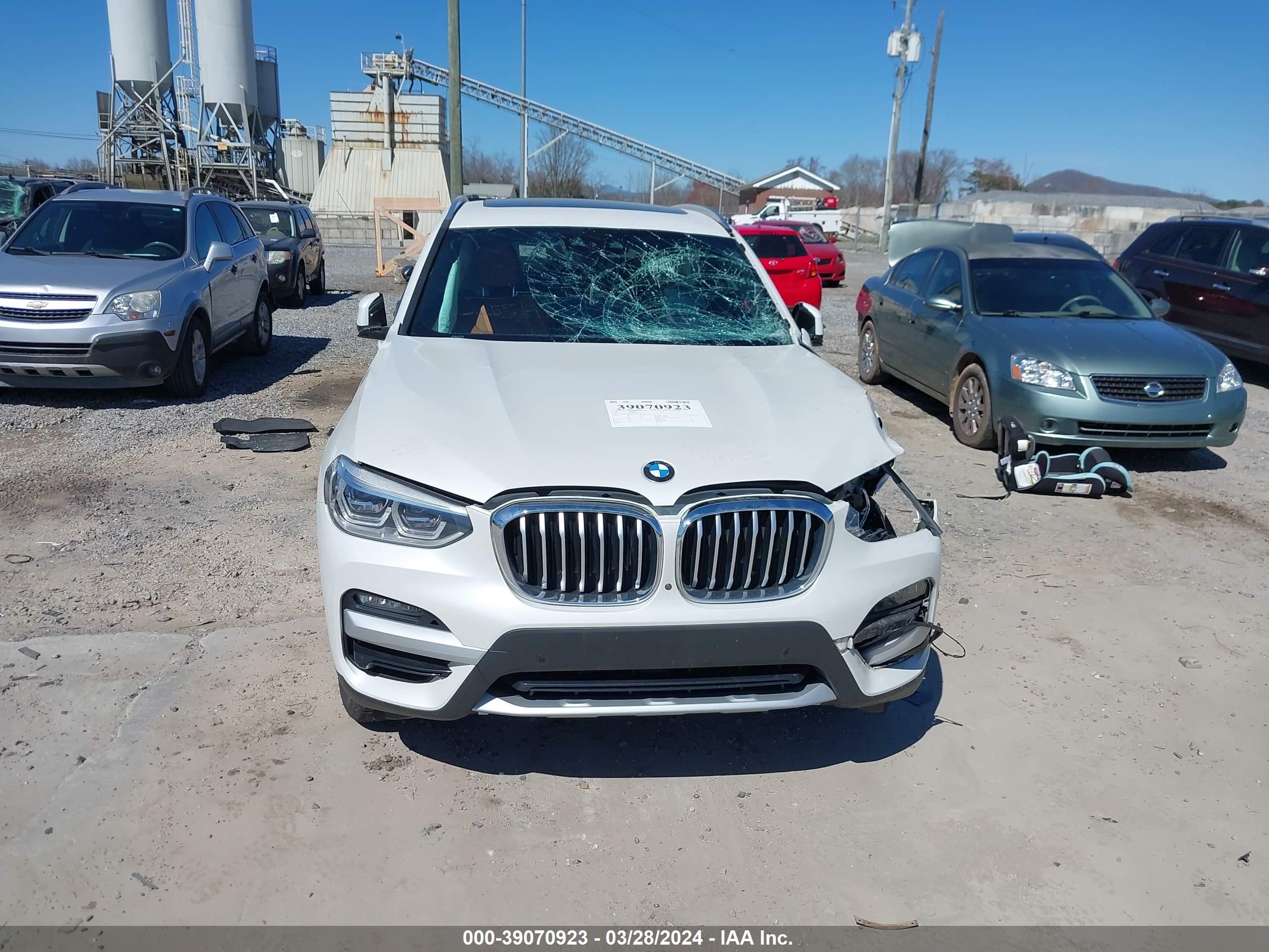 Photo 10 VIN: 5UXTY5C03M9F43070 - BMW X3 