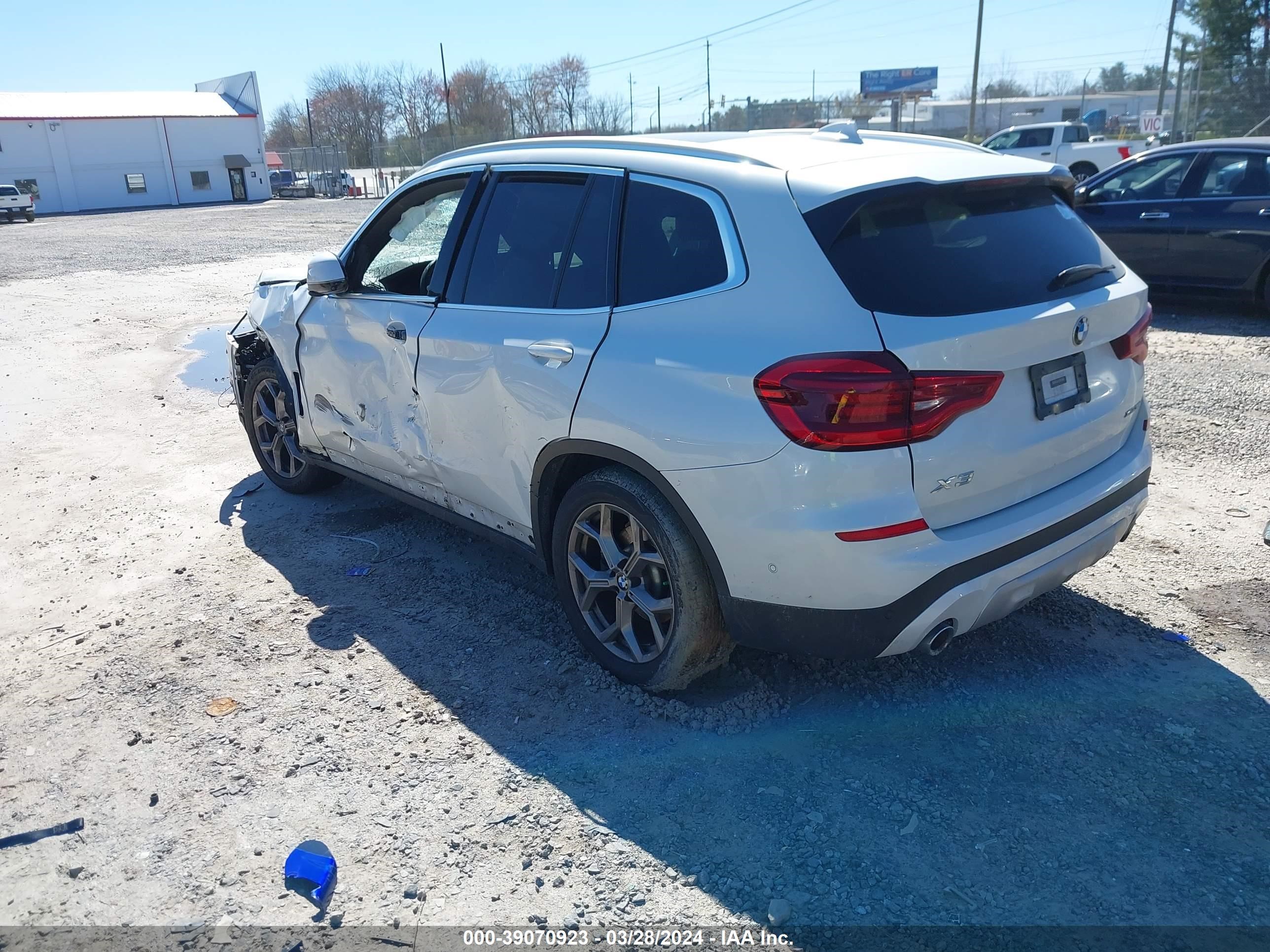 Photo 2 VIN: 5UXTY5C03M9F43070 - BMW X3 