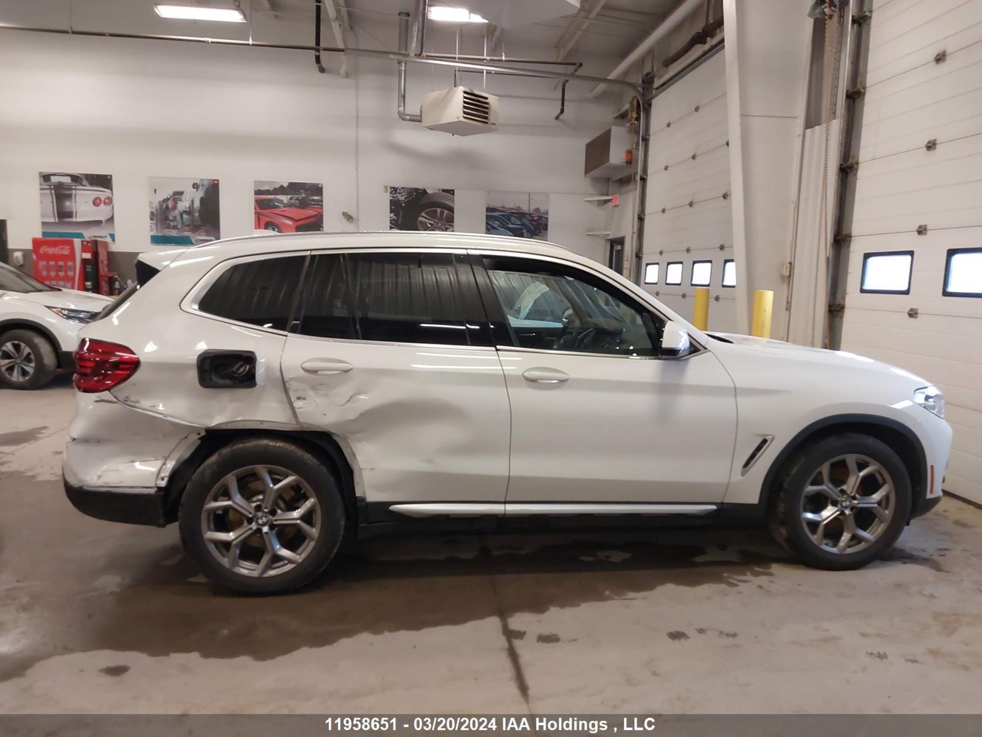 Photo 12 VIN: 5UXTY5C06M9G99183 - BMW X3 