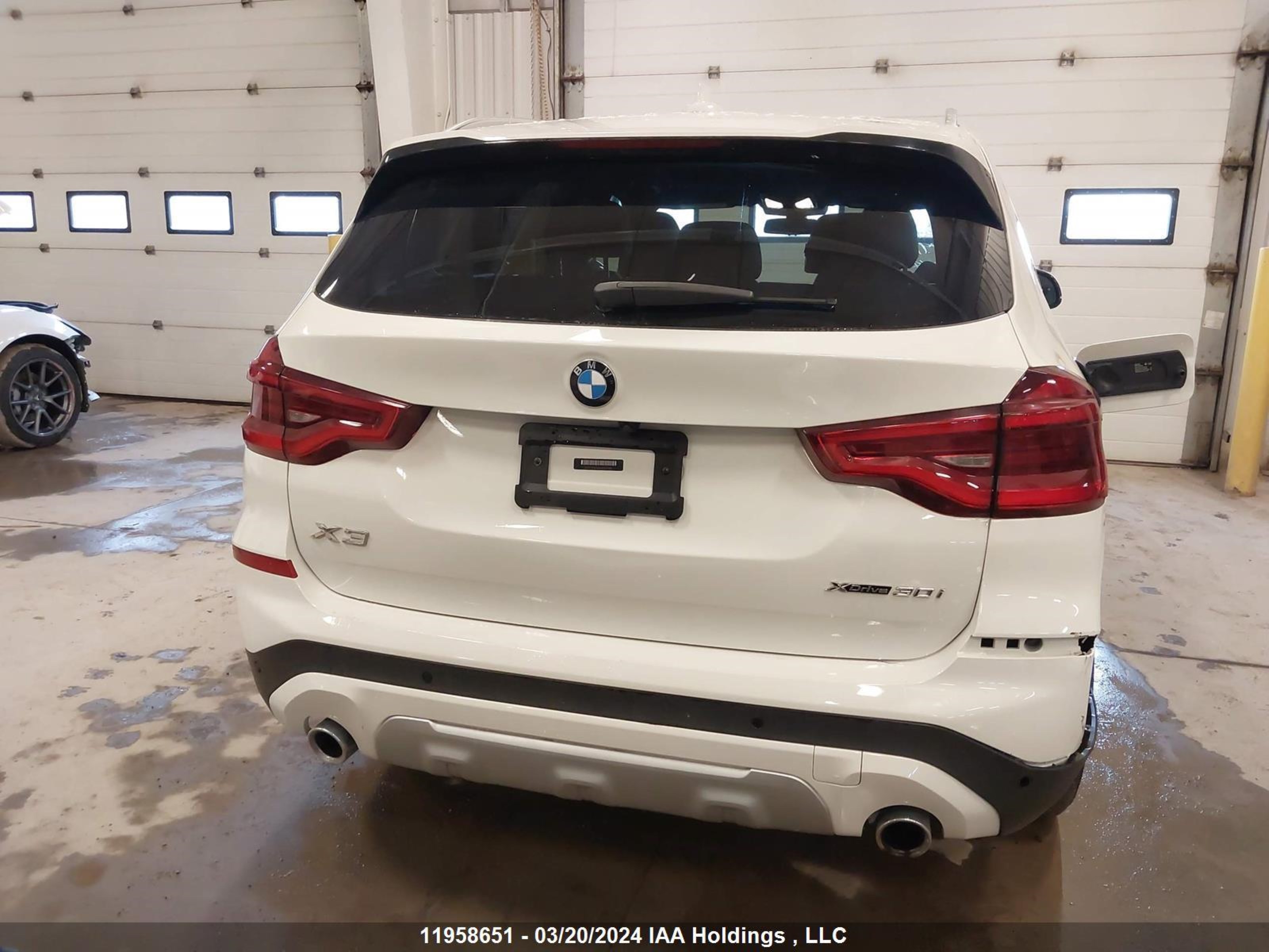 Photo 15 VIN: 5UXTY5C06M9G99183 - BMW X3 