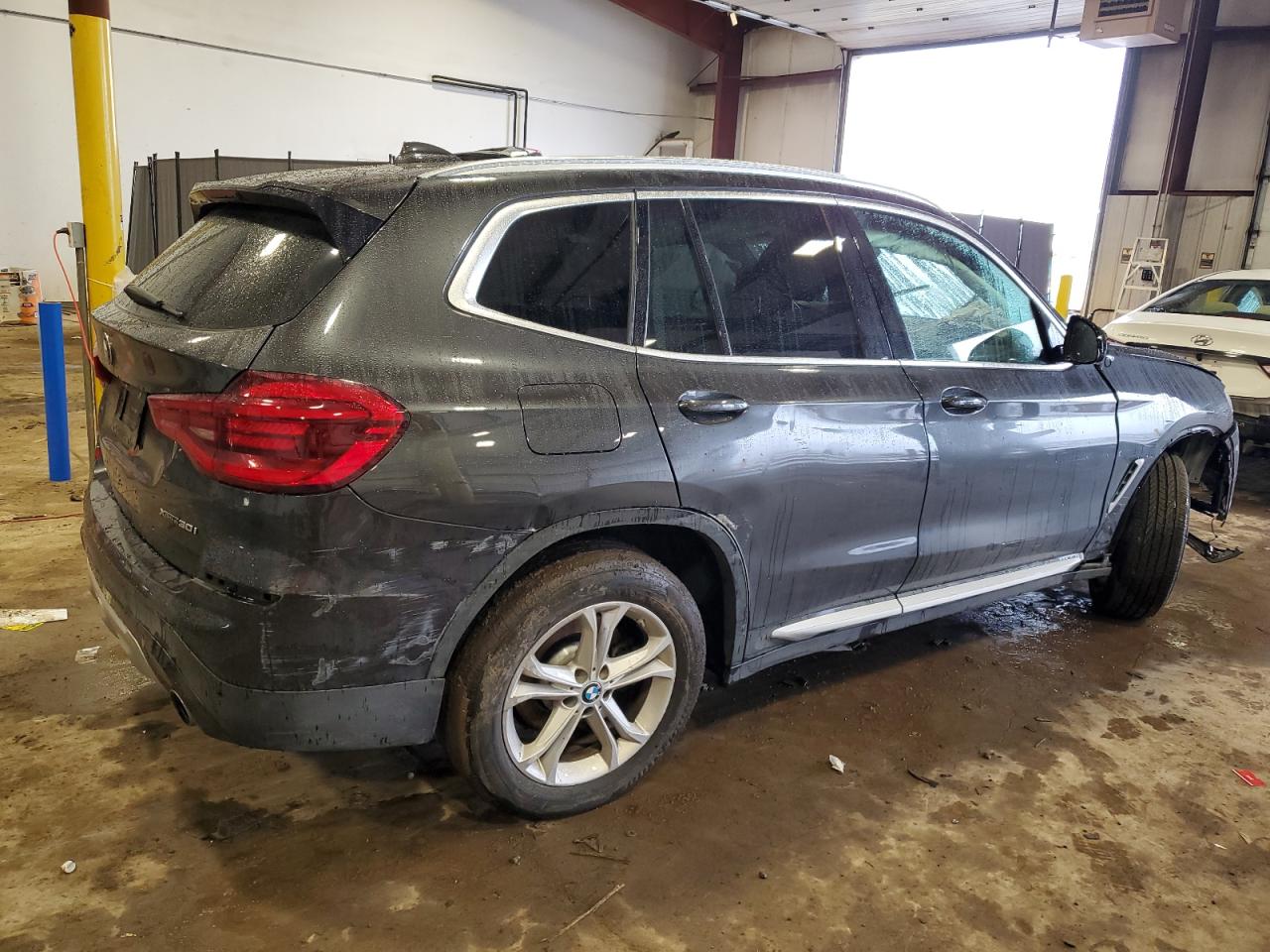 Photo 2 VIN: 5UXTY5C09M9E58668 - BMW X3 