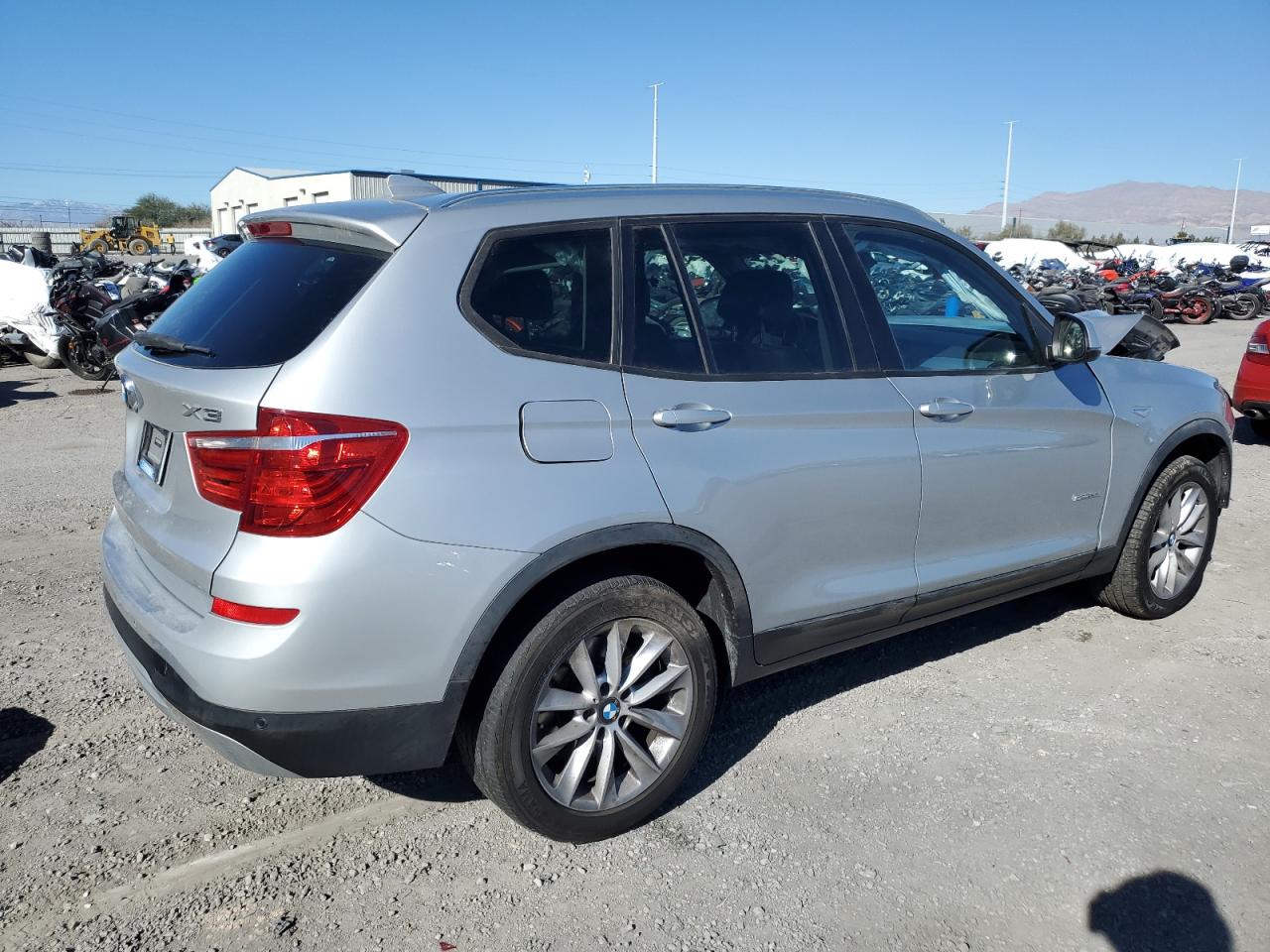 Photo 2 VIN: 5UXW27C5XG0R33168 - BMW X3 