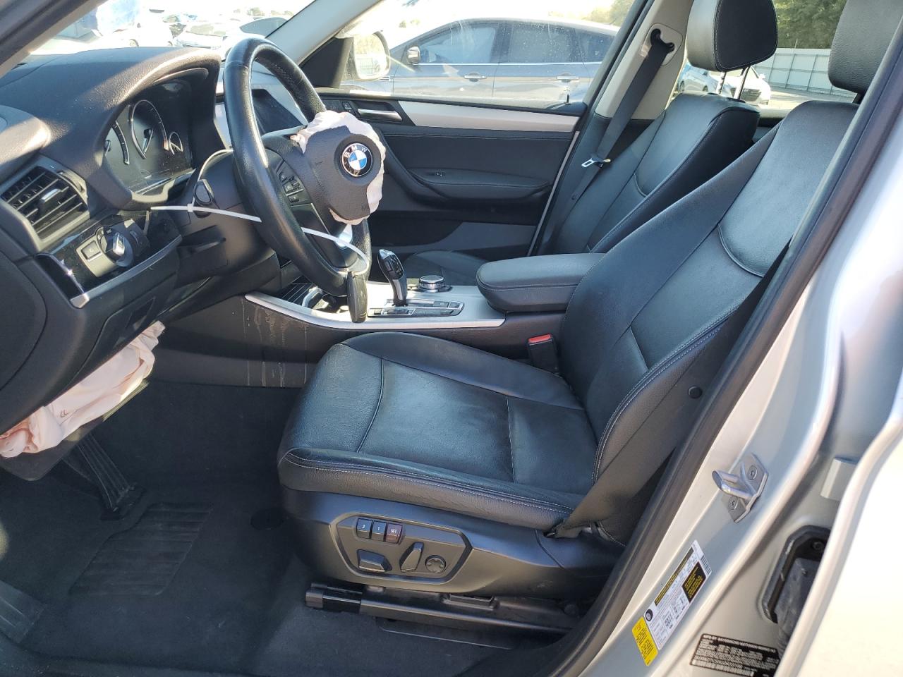 Photo 6 VIN: 5UXW27C5XG0R33168 - BMW X3 