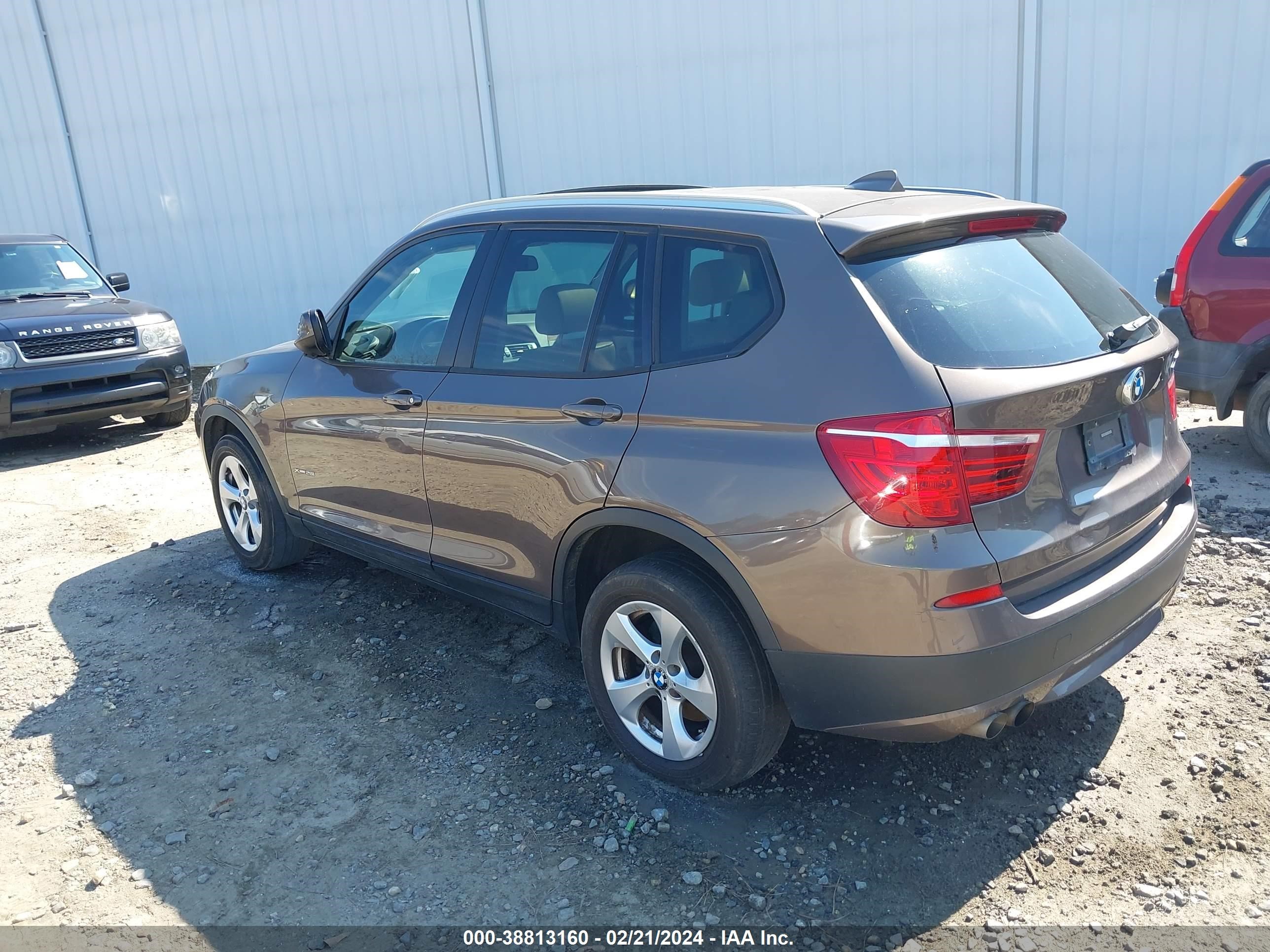 Photo 2 VIN: 5UXWX5C51BL702872 - BMW X3 