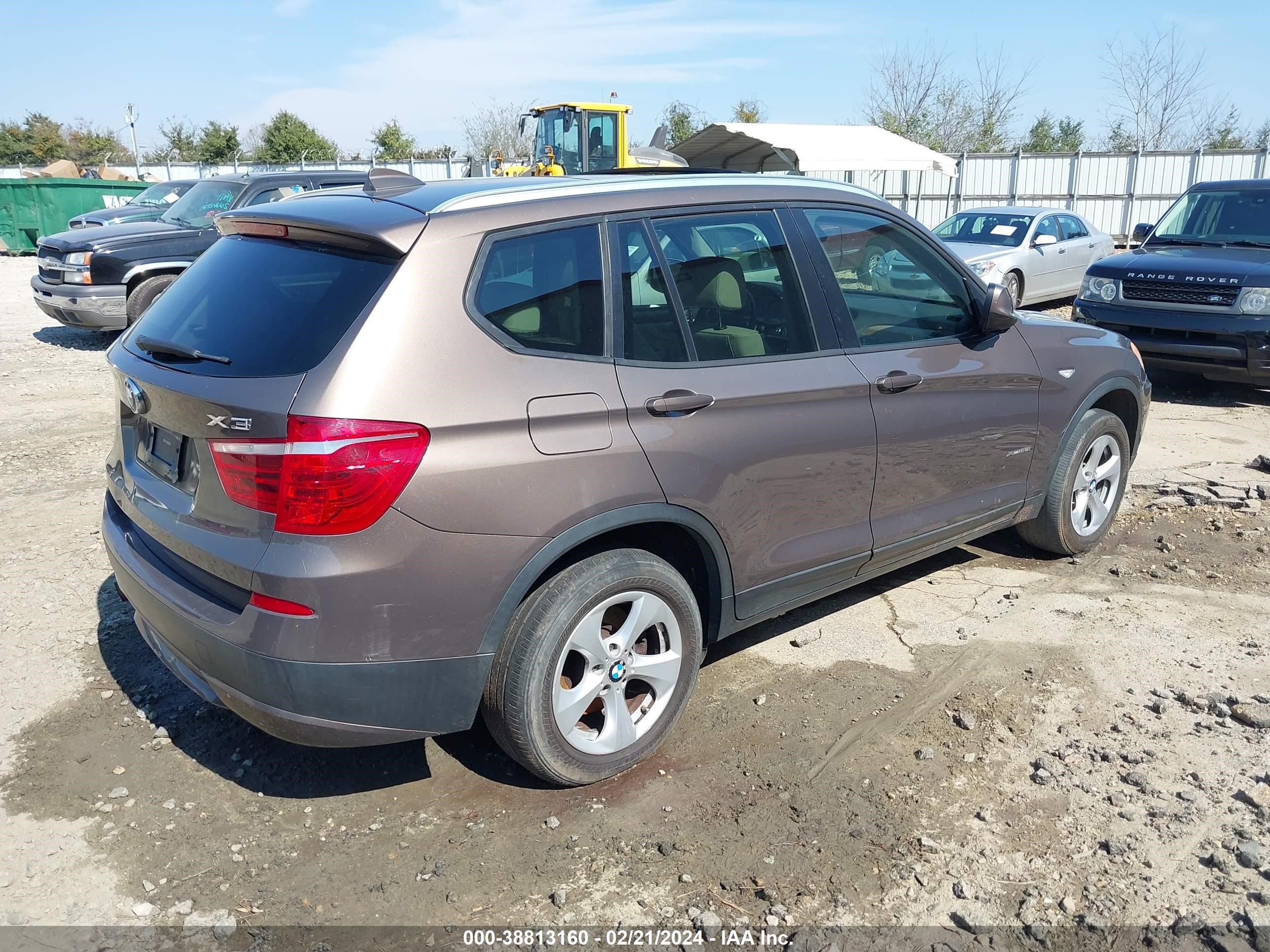 Photo 3 VIN: 5UXWX5C51BL702872 - BMW X3 