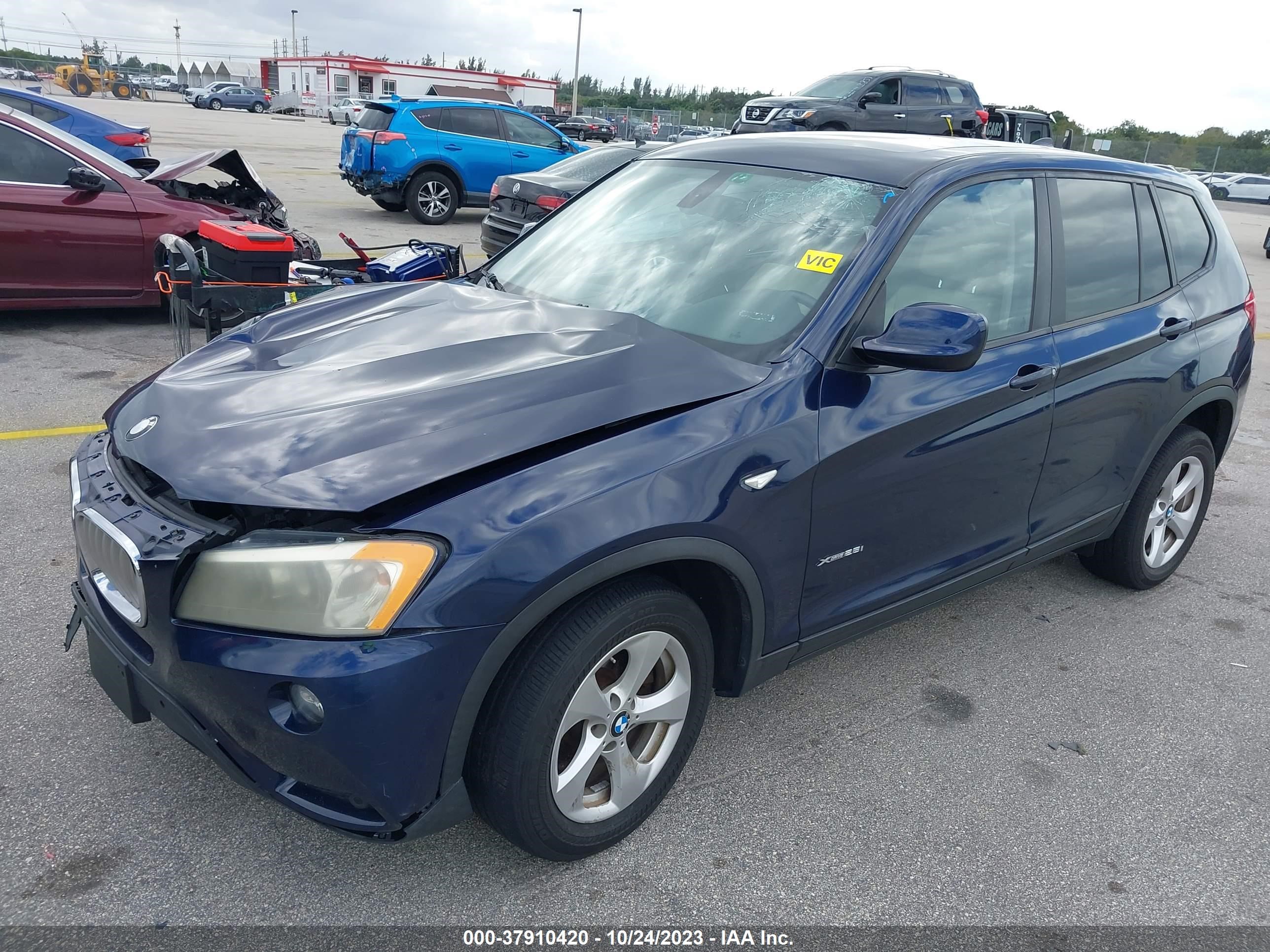 Photo 1 VIN: 5UXWX5C52BL714836 - BMW X3 