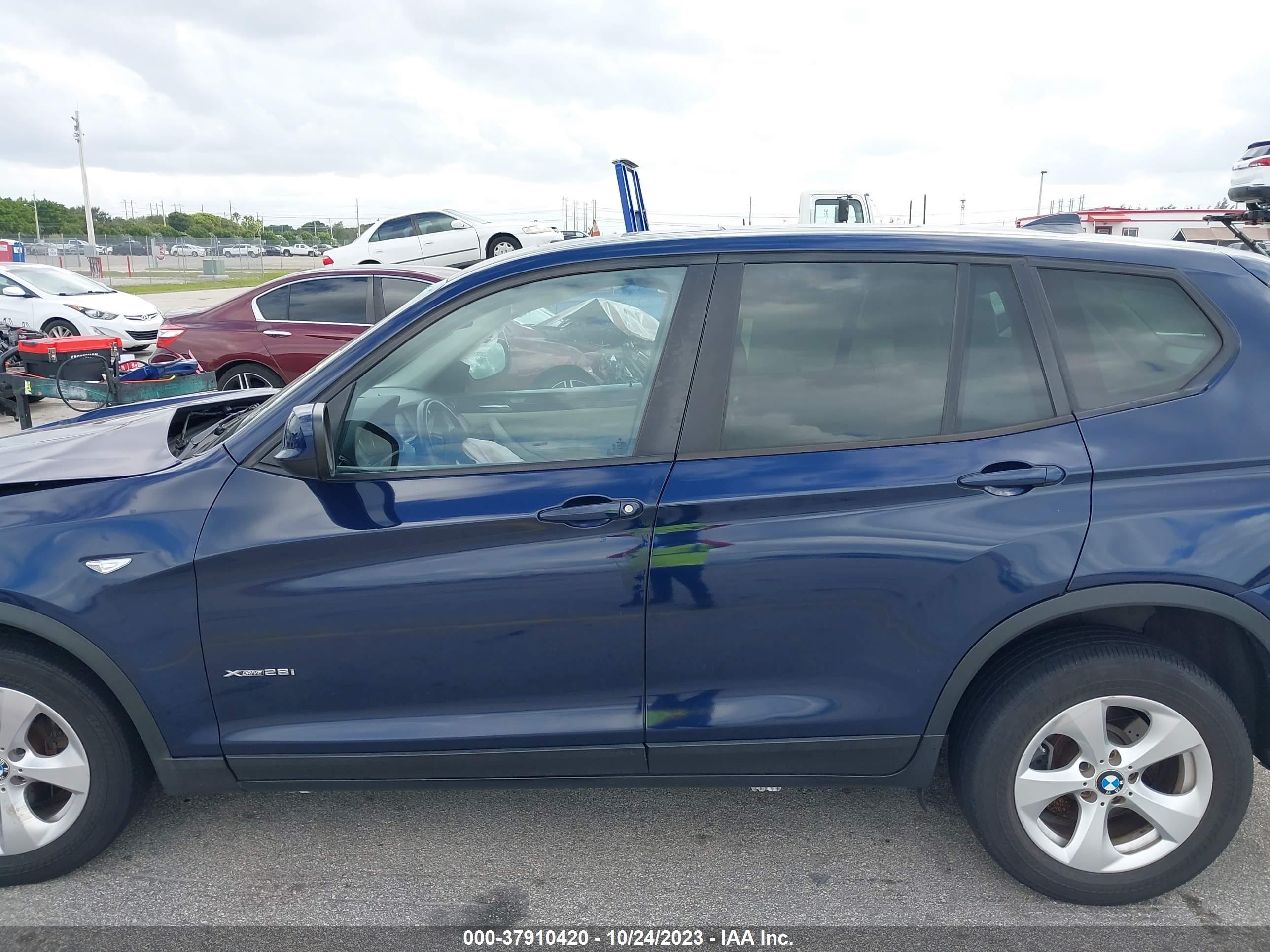 Photo 13 VIN: 5UXWX5C52BL714836 - BMW X3 