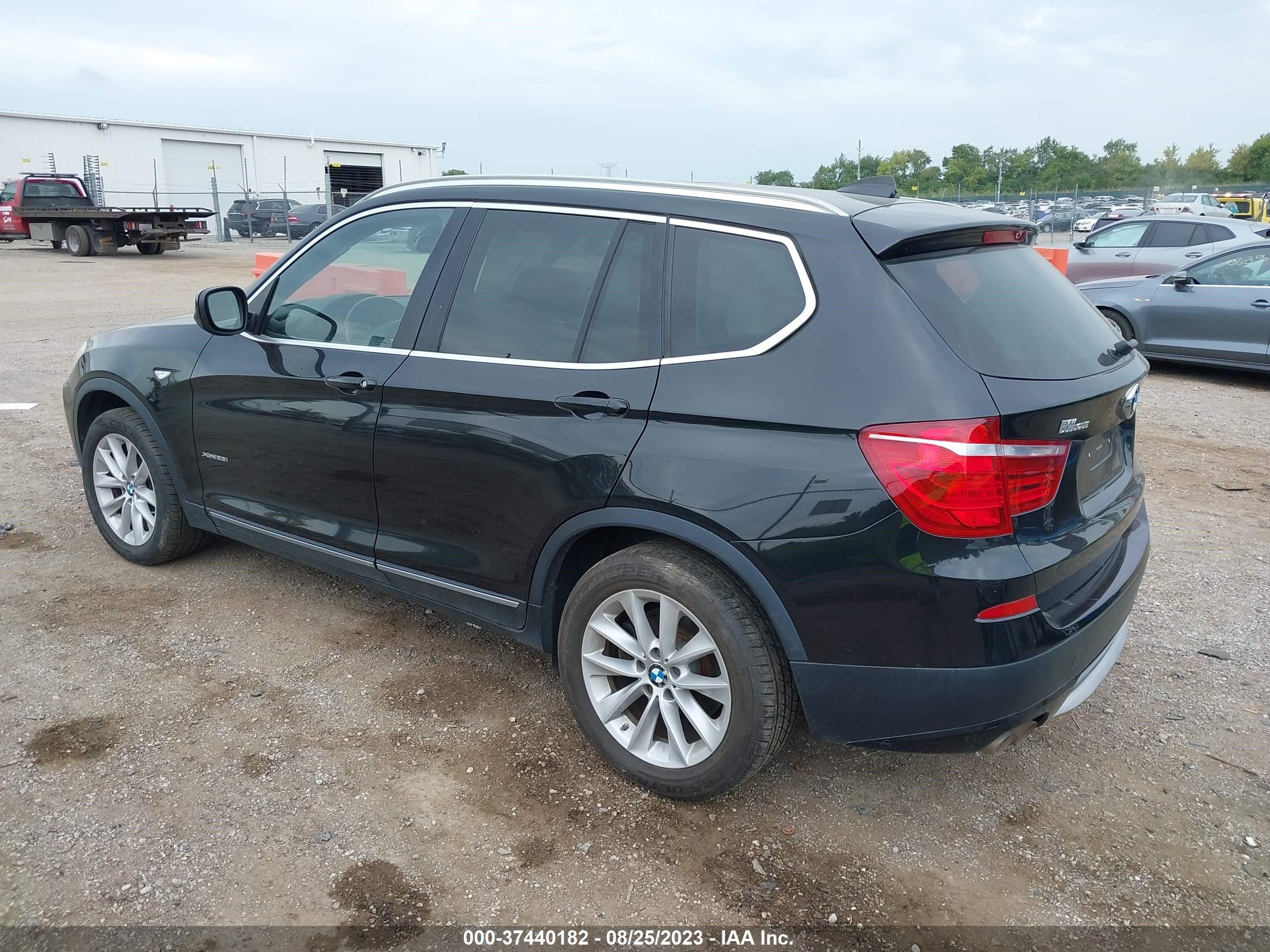 Photo 2 VIN: 5UXWX5C53BL708589 - BMW X3 