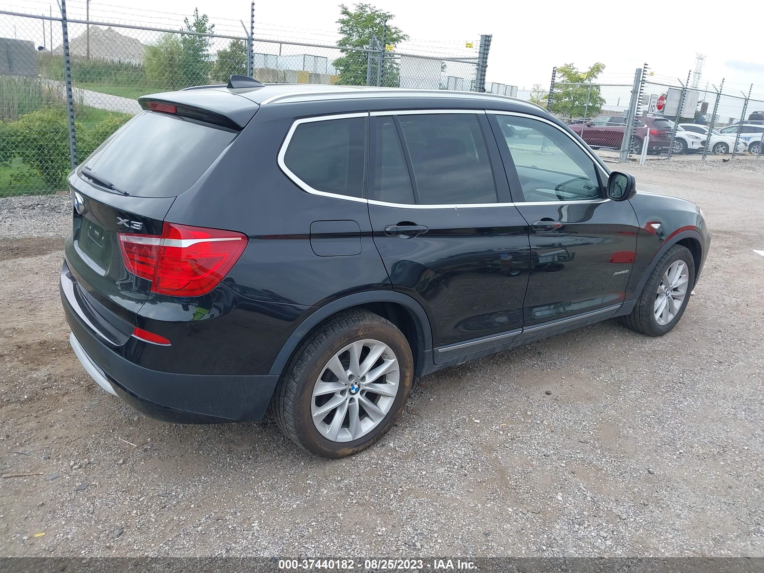 Photo 3 VIN: 5UXWX5C53BL708589 - BMW X3 