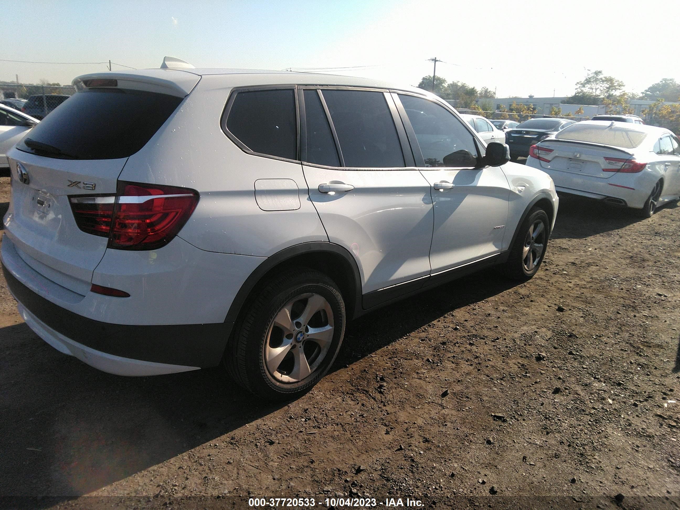 Photo 3 VIN: 5UXWX5C53BL711699 - BMW X3 