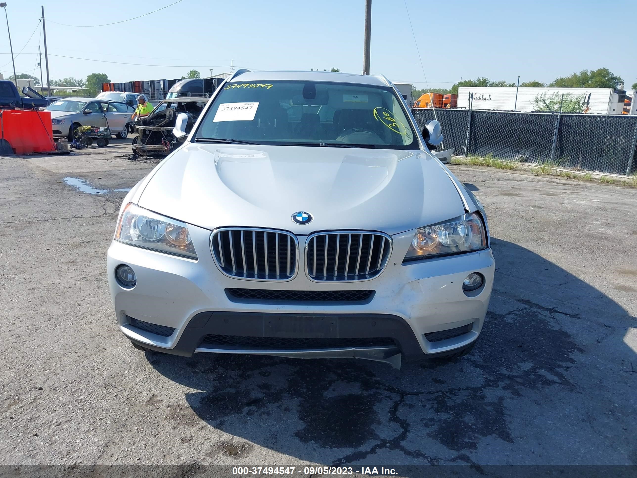 Photo 11 VIN: 5UXWX5C53CL724230 - BMW X3 