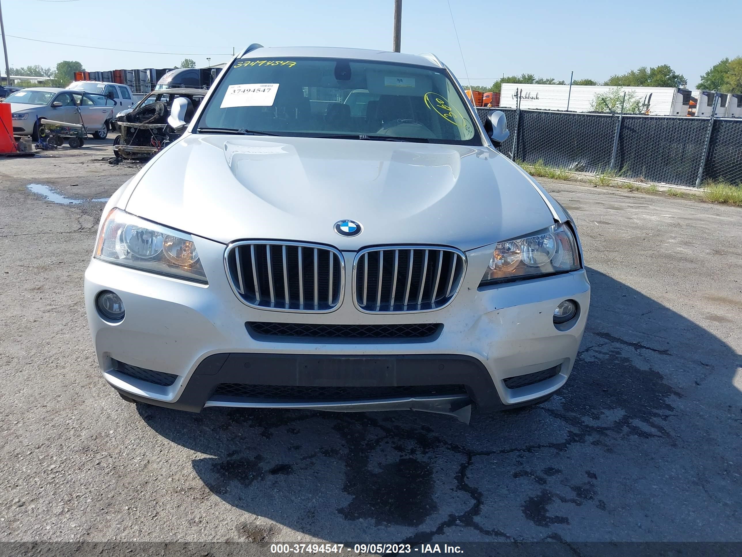 Photo 5 VIN: 5UXWX5C53CL724230 - BMW X3 