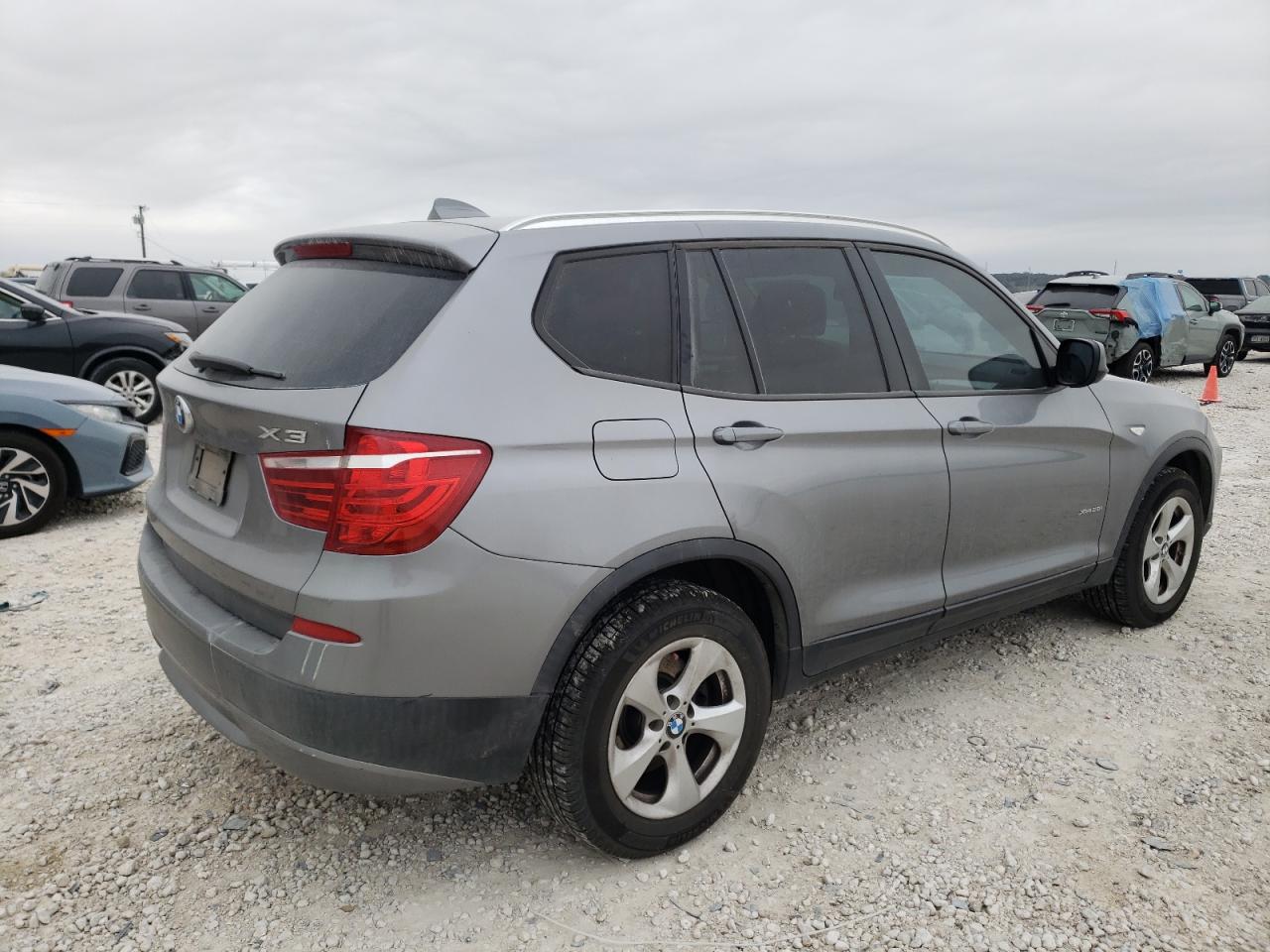 Photo 2 VIN: 5UXWX5C55BL700610 - BMW X3 