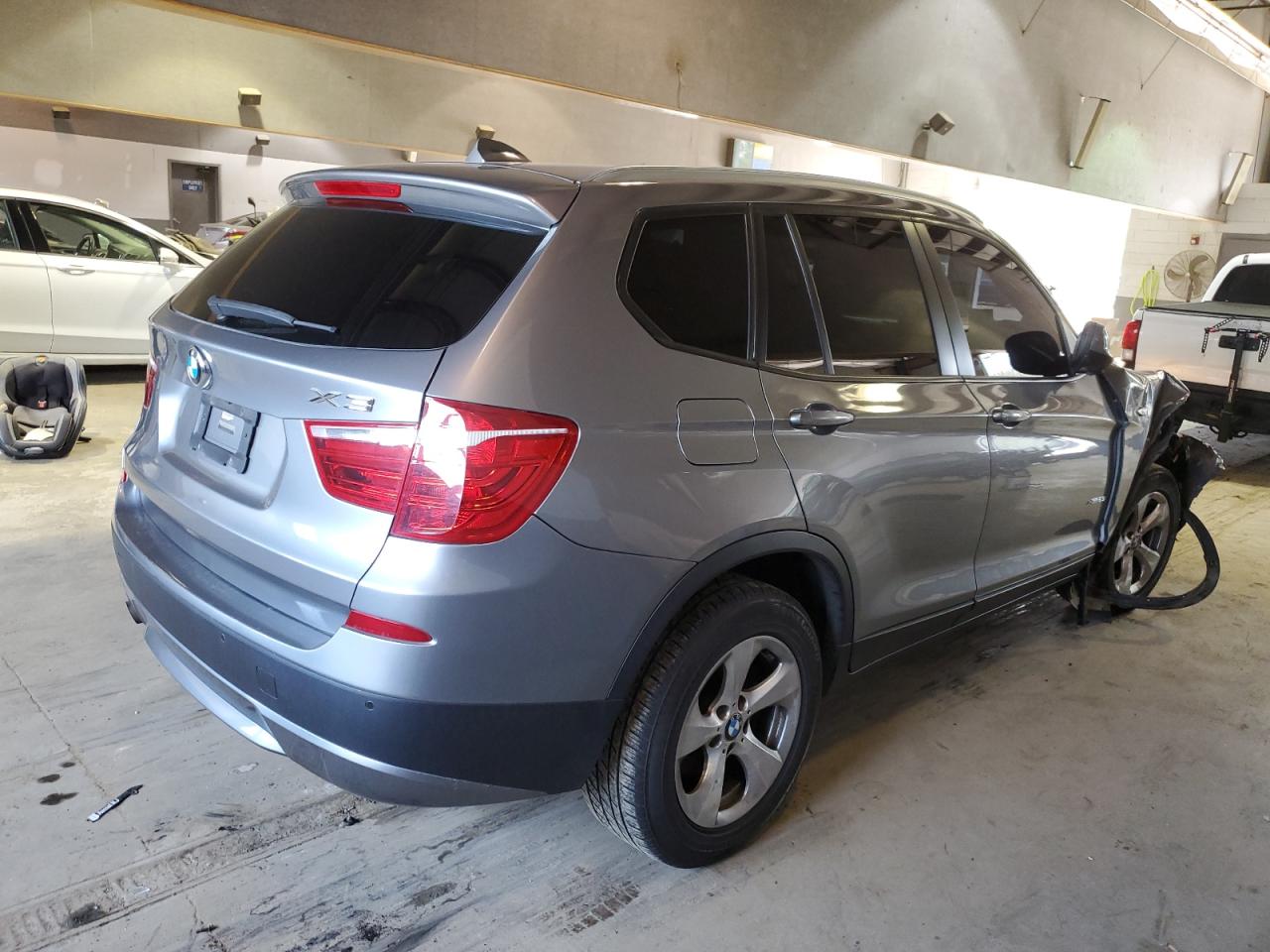 Photo 2 VIN: 5UXWX5C57CL728183 - BMW X3 