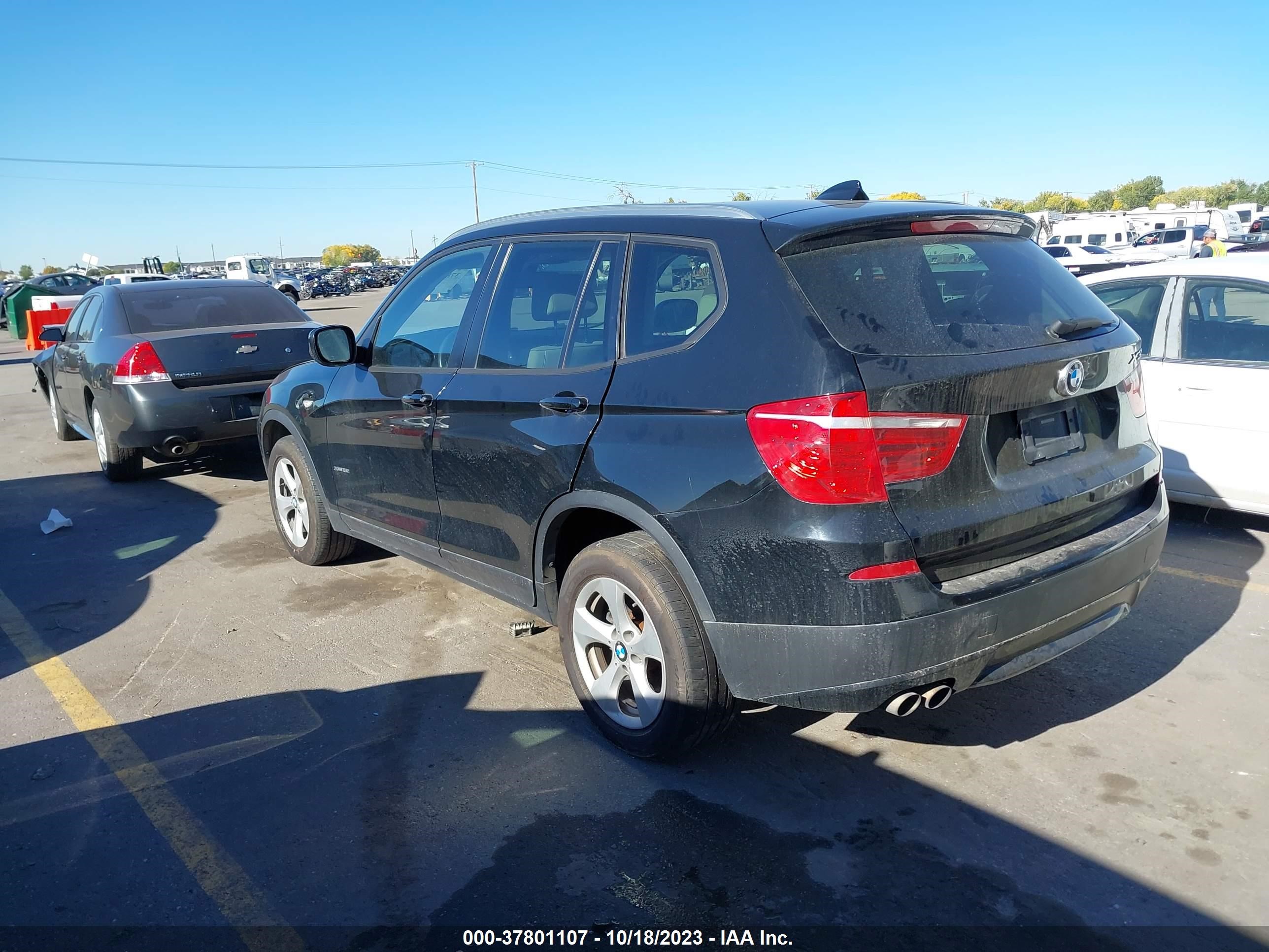 Photo 2 VIN: 5UXWX5C59BL703896 - BMW X3 