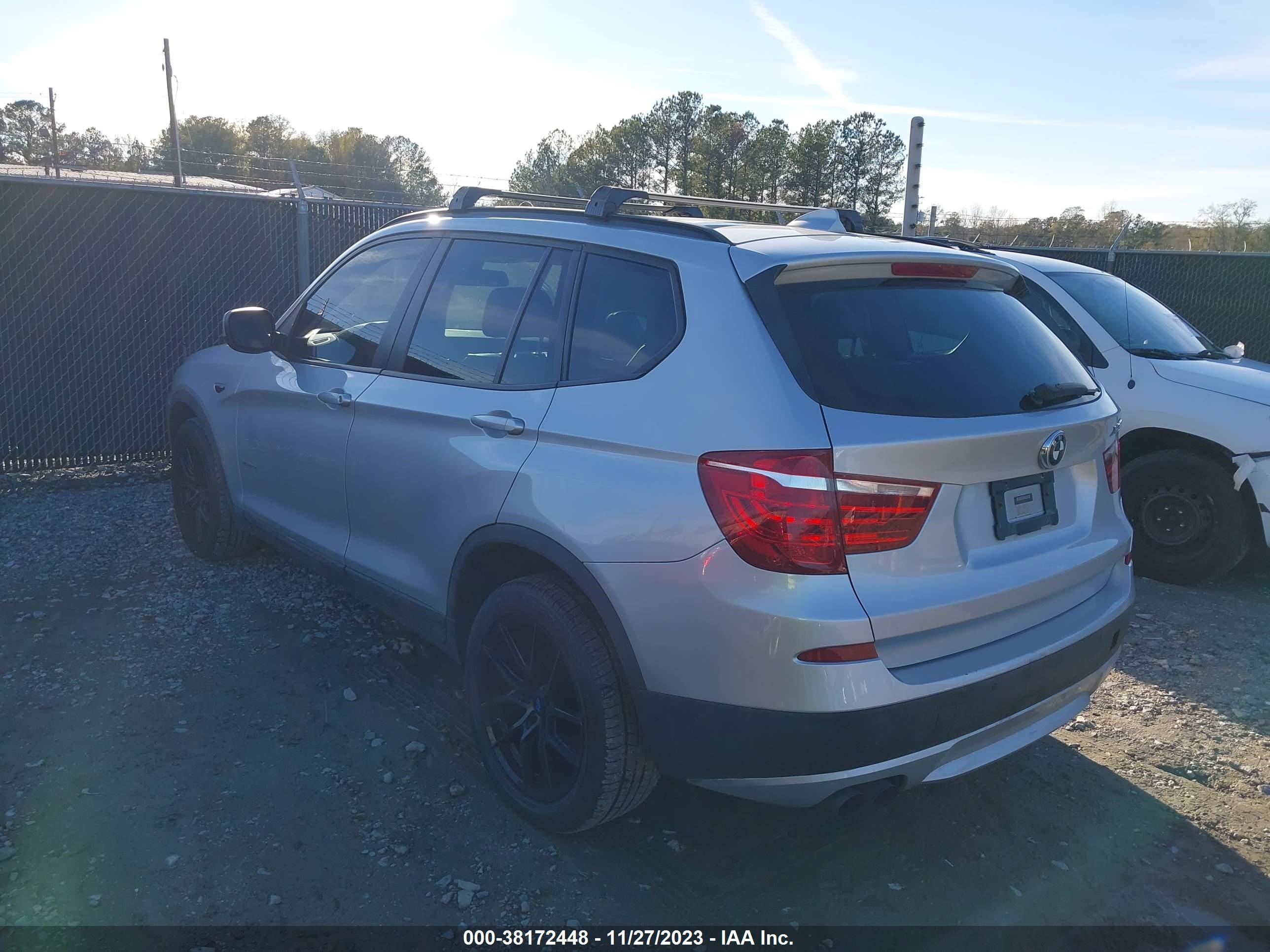 Photo 2 VIN: 5UXWX5C59BL712260 - BMW X3 