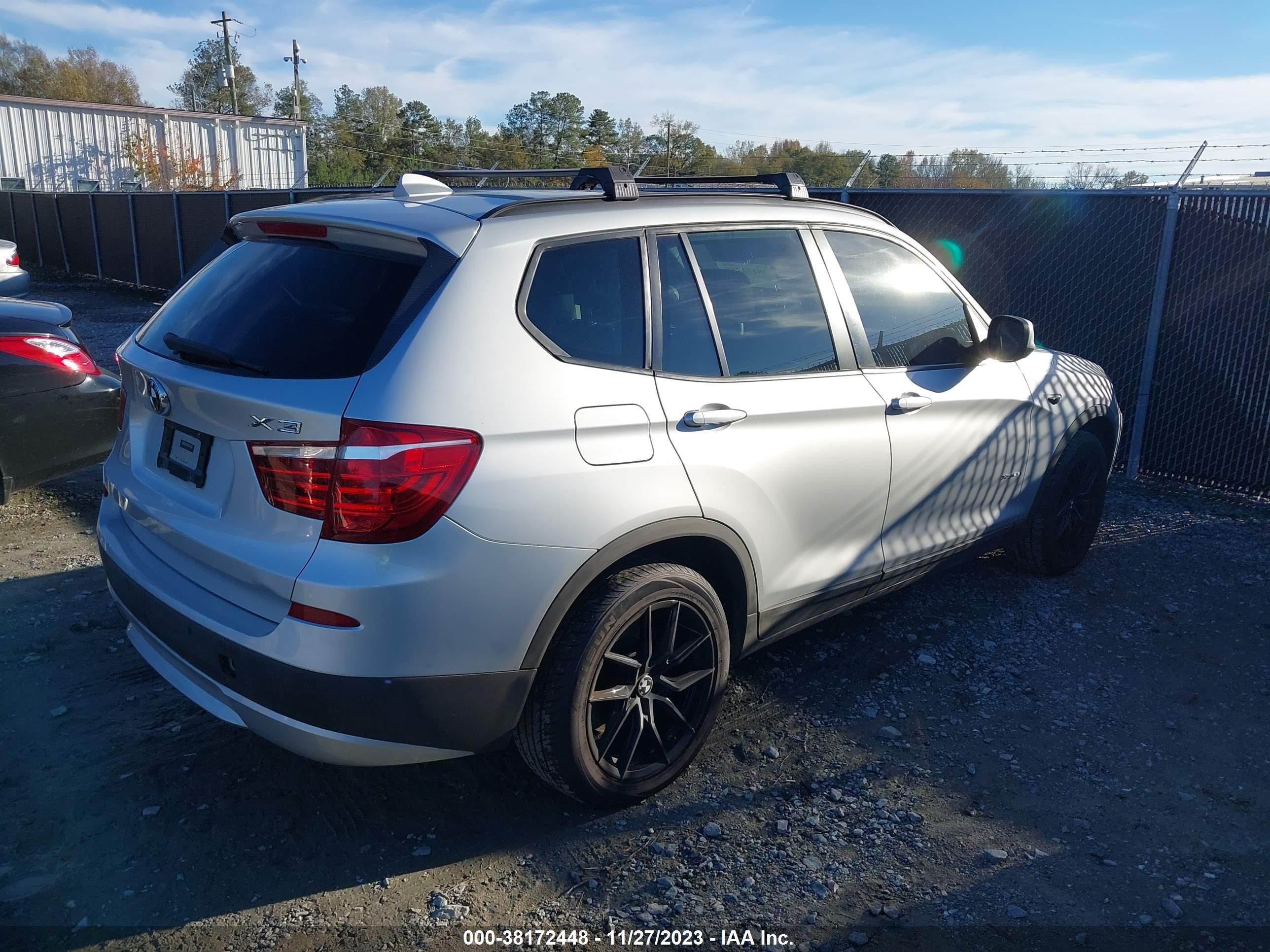 Photo 3 VIN: 5UXWX5C59BL712260 - BMW X3 