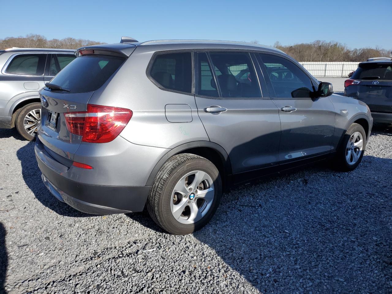 Photo 2 VIN: 5UXWX5C5XCL724032 - BMW X3 