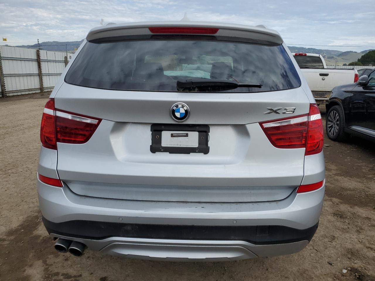 Photo 5 VIN: 5UXWX7C37H0U43230 - BMW X3 