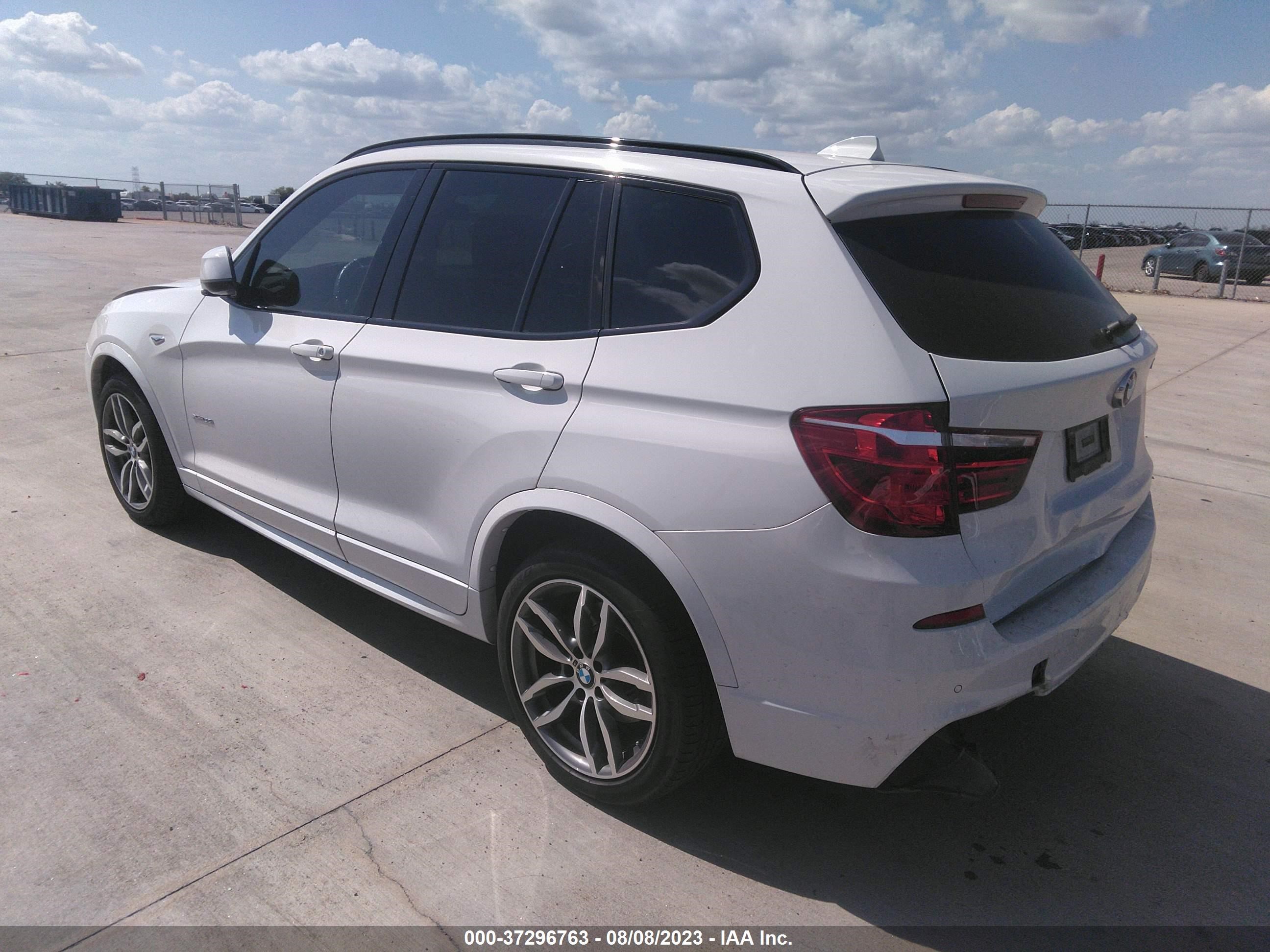 Photo 2 VIN: 5UXWX7C50F0K35737 - BMW X3 