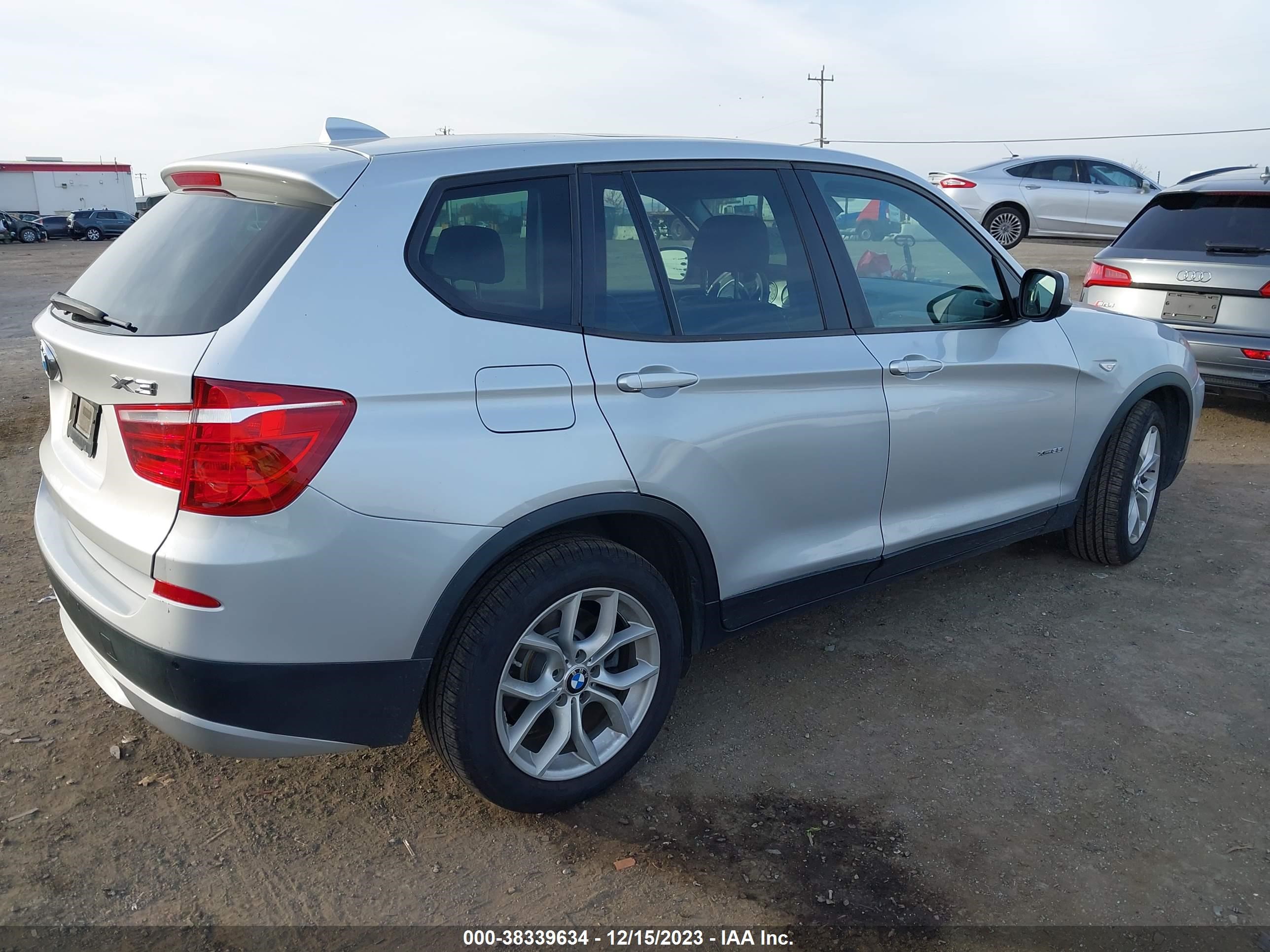 Photo 3 VIN: 5UXWX7C53E0E82140 - BMW X3 