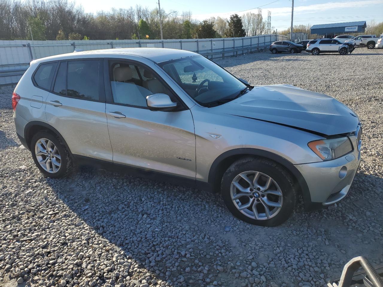 Photo 3 VIN: 5UXWX7C54BL733710 - BMW X3 